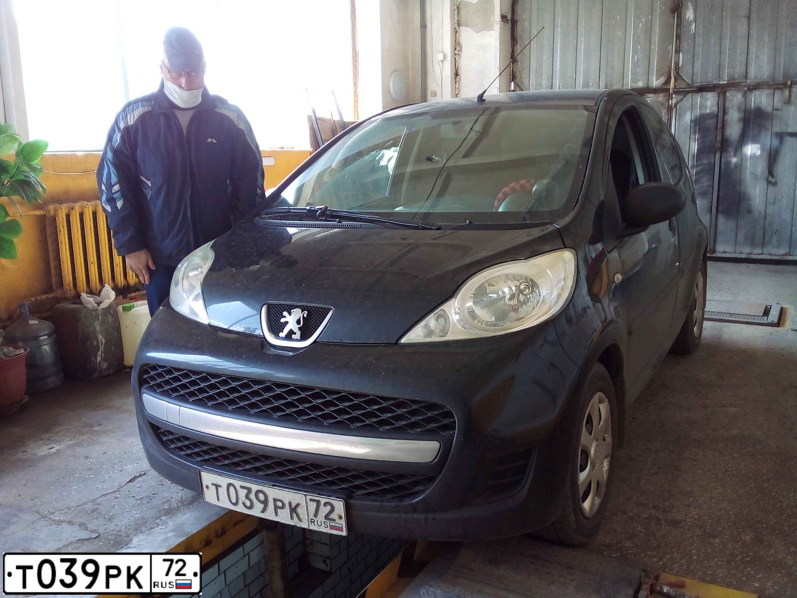 Фото автомобиля PEUGEOT 107, 2011 — госномер О360НМ45. Цвет: ЧЕРНЫЙ