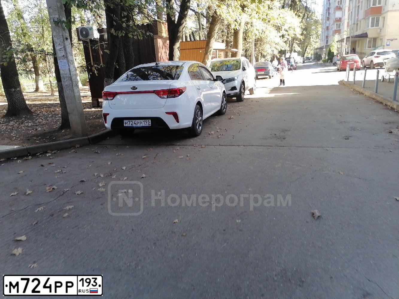 Фото автомобиля KIA RIO, 2017 — госномер К077ТР123. Цвет: Белый