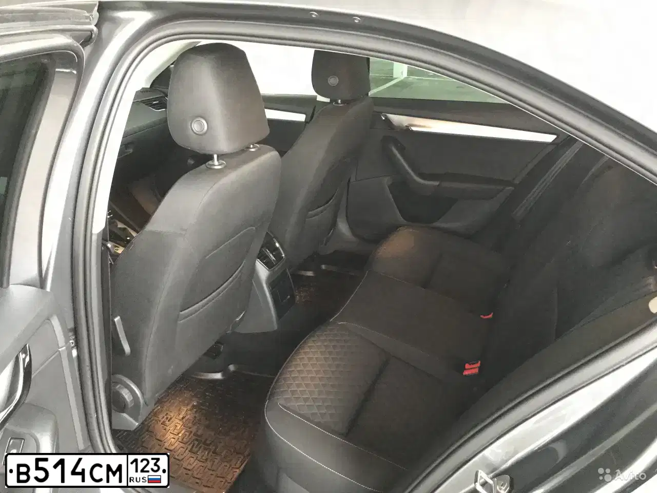 Фото автомобиля SKODA OCTAVIA, 2016 — госномер В514СМ123. Цвет: ТЕМНО-СЕРЫЙ