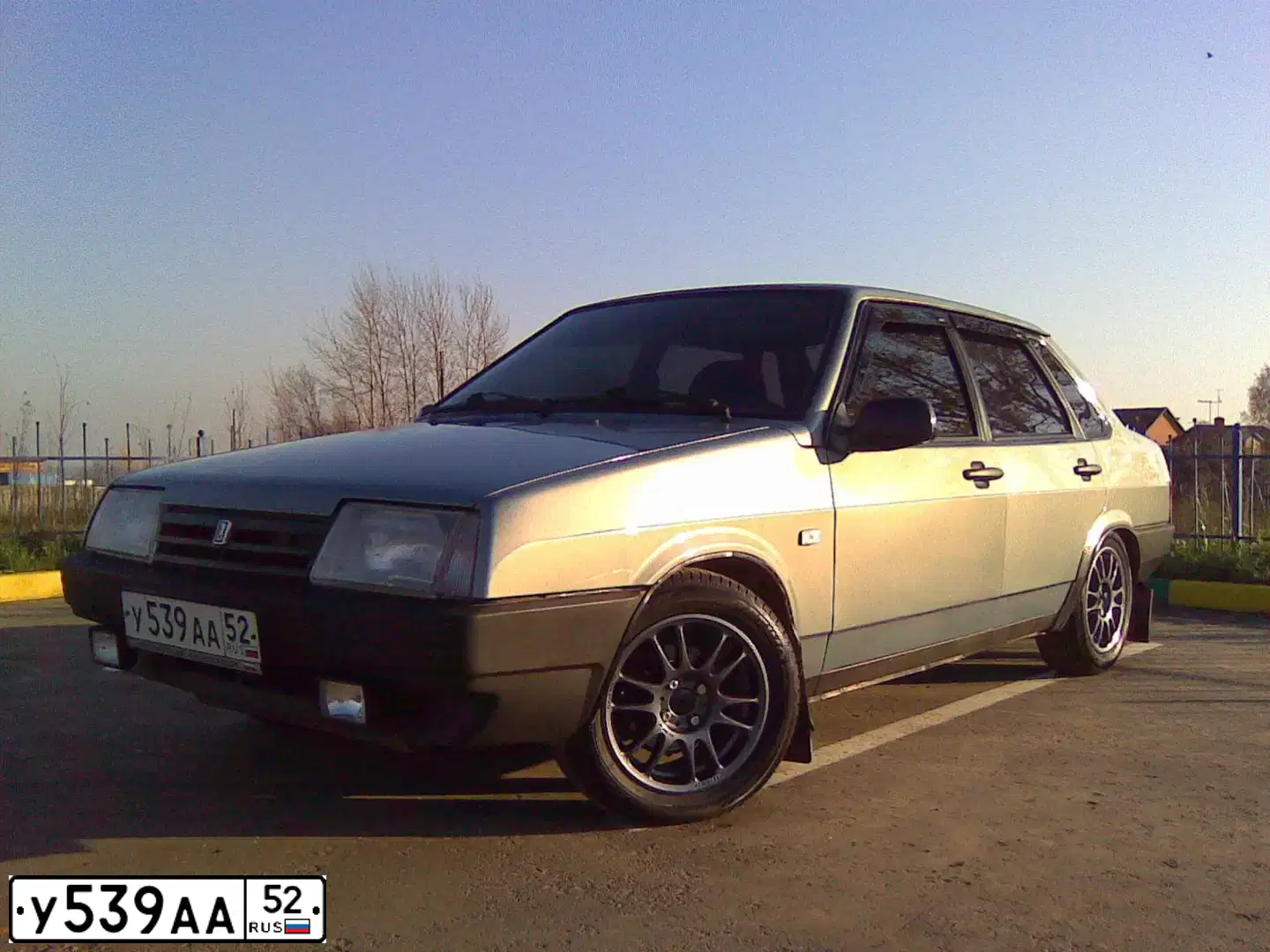 Фото автомобиля LADA 2109 SAMARA, 2003 — госномер Х807СР52. Цвет: Серо-Синий