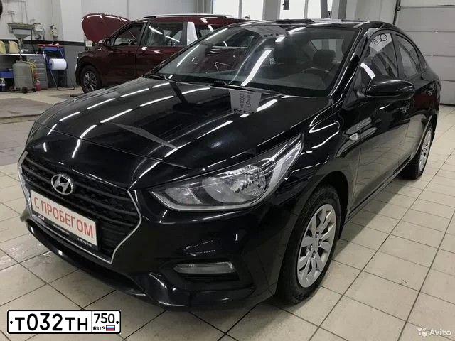 Фото автомобиля HYUNDAI SOLARIS, 2018 — госномер Т758ЕТ550. Цвет: ЧЕРНЫЙ