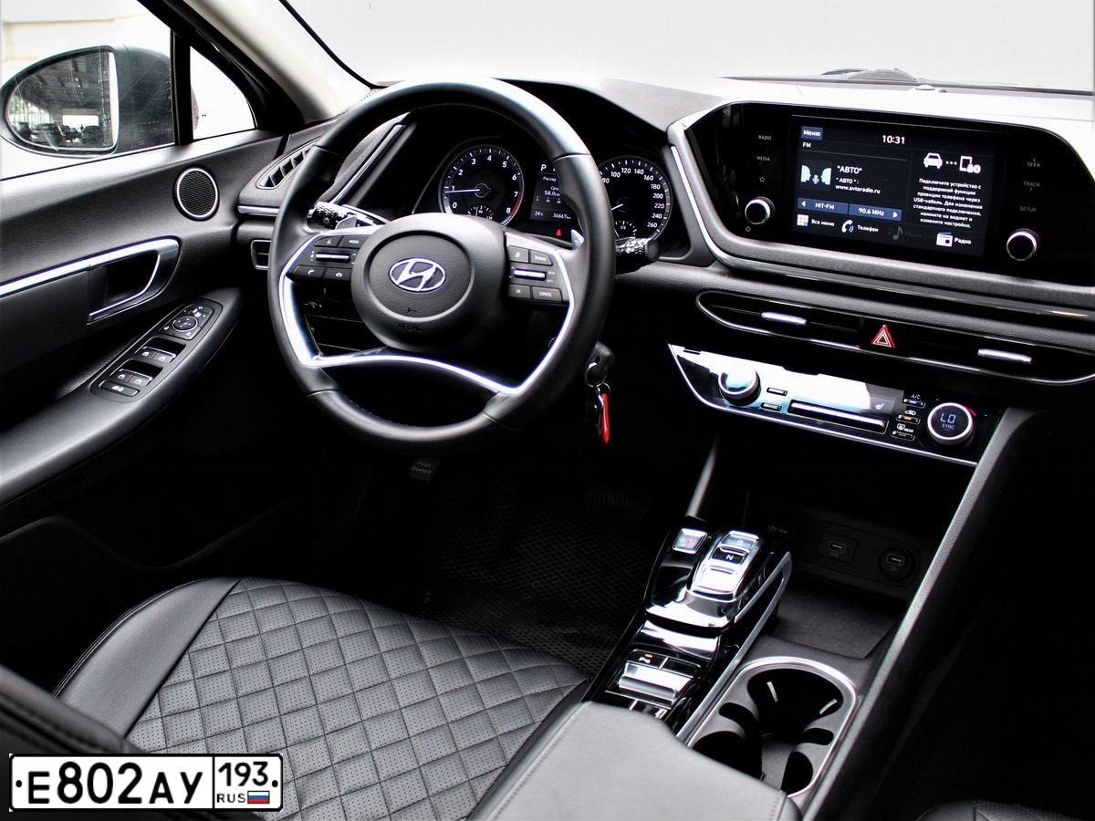 Фото автомобиля HYUNDAI SONATA, 2019 — госномер А185КМ761. Цвет: Серый