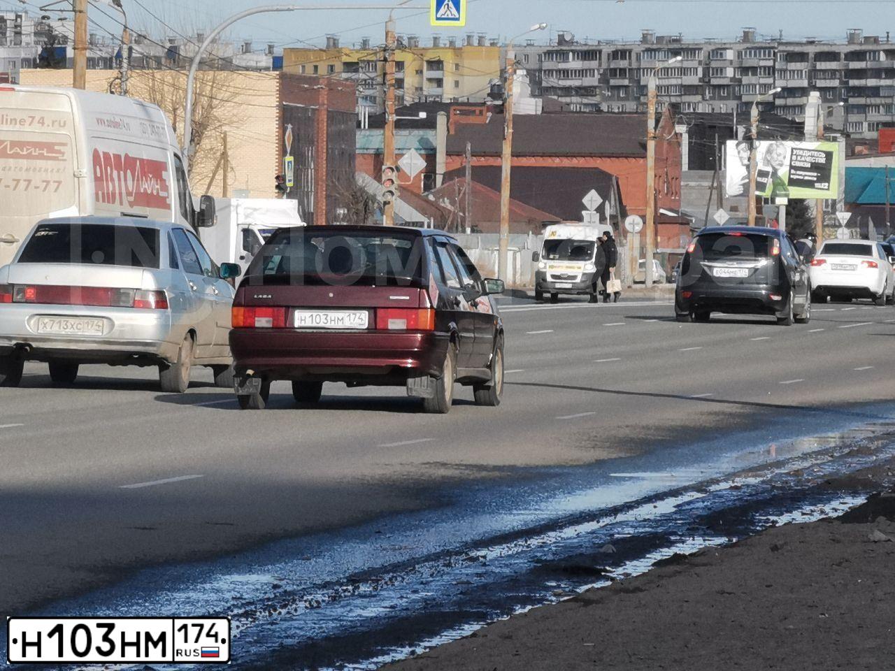 Фото автомобиля LADA 2114 SAMARA, 2011 — госномер Р484АУ774. Цвет: ТЕМНО-ВИШНЕВЫЙ