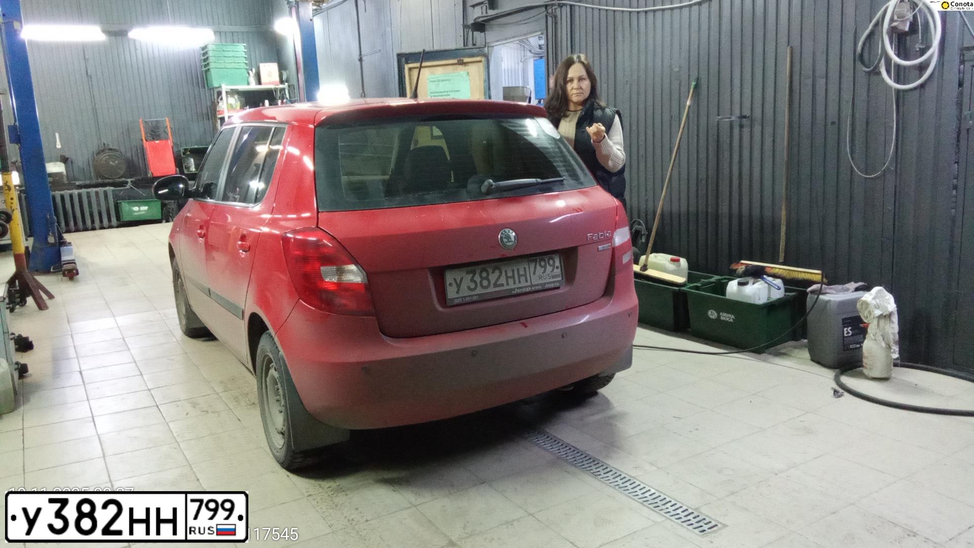 Фото автомобиля SKODA FABIA, 2011 — госномер У757РХ152. Цвет: Красный