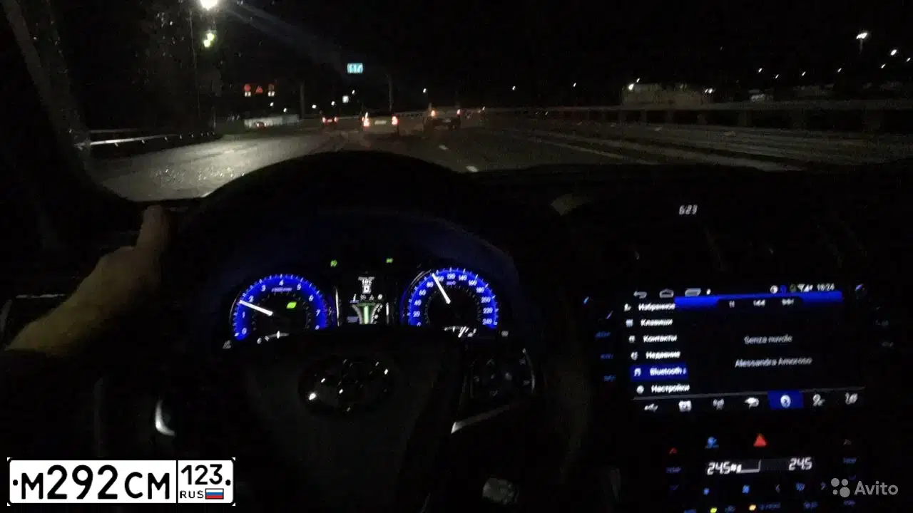 Фото автомобиля TOYOTA CAMRY, 2016 — госномер М292СМ123. Цвет: ЧЕРНЫЙ МЕТАЛИК
