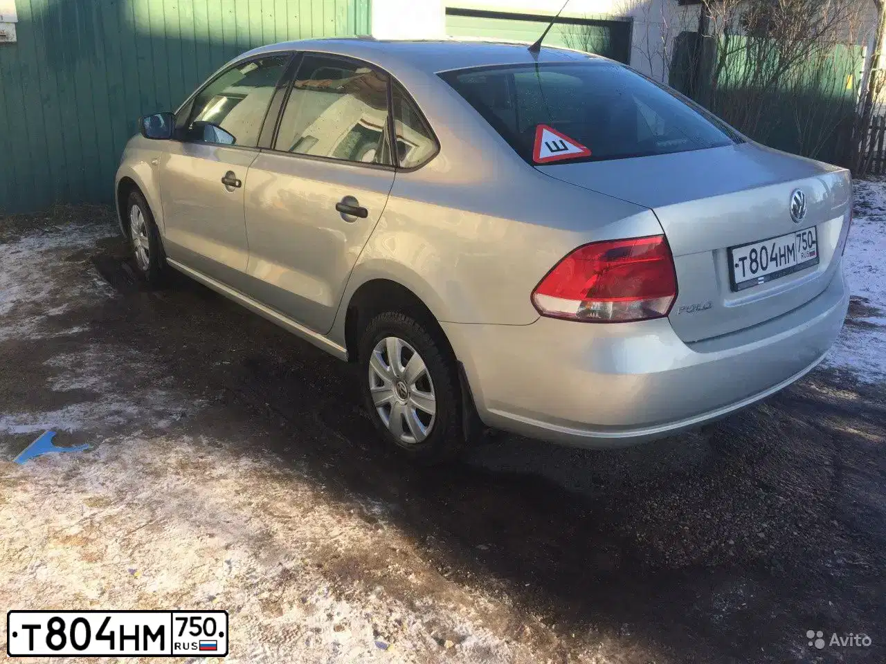 Фото автомобиля VOLKSWAGEN POLO, 2011 — госномер Р812ОВ40. Цвет: СЕРЕБРИСТО-ЖЕЛТЫЙ