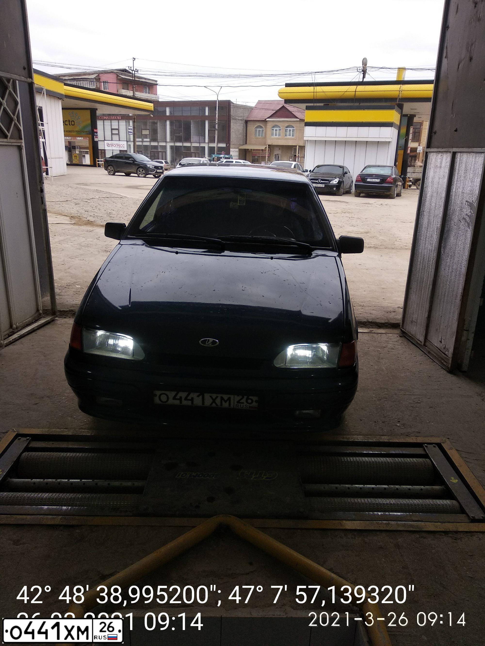 Фото автомобиля LADA 2114 SAMARA, 2007 — госномер О441ХМ26. Цвет: Темно-зеленый