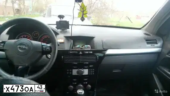 Фото автомобиля OPEL ASTRA, 2008 — госномер Р718ЕМ11. Цвет: ТЕМНО-СИНИЙ