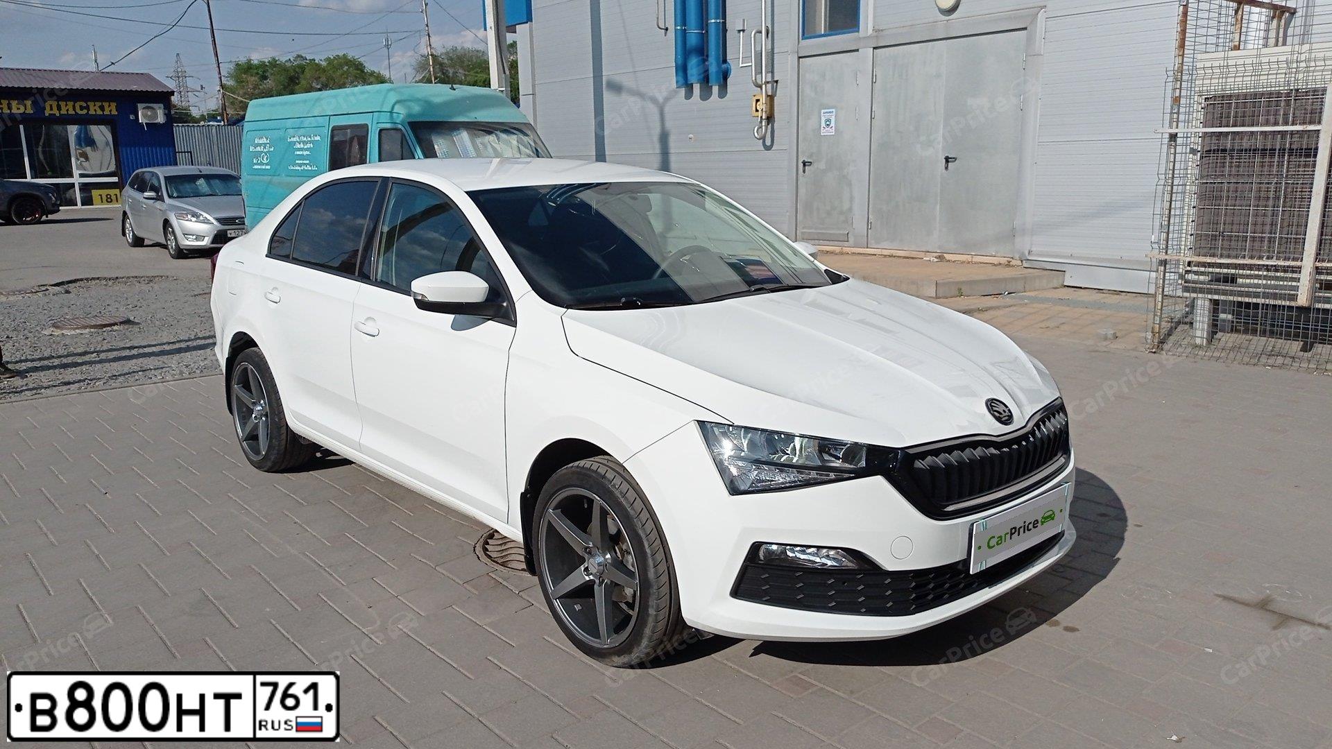Фото автомобиля MERCEDES-BENZ C180, 2018 — госномер С170ОР761. Цвет: Белый