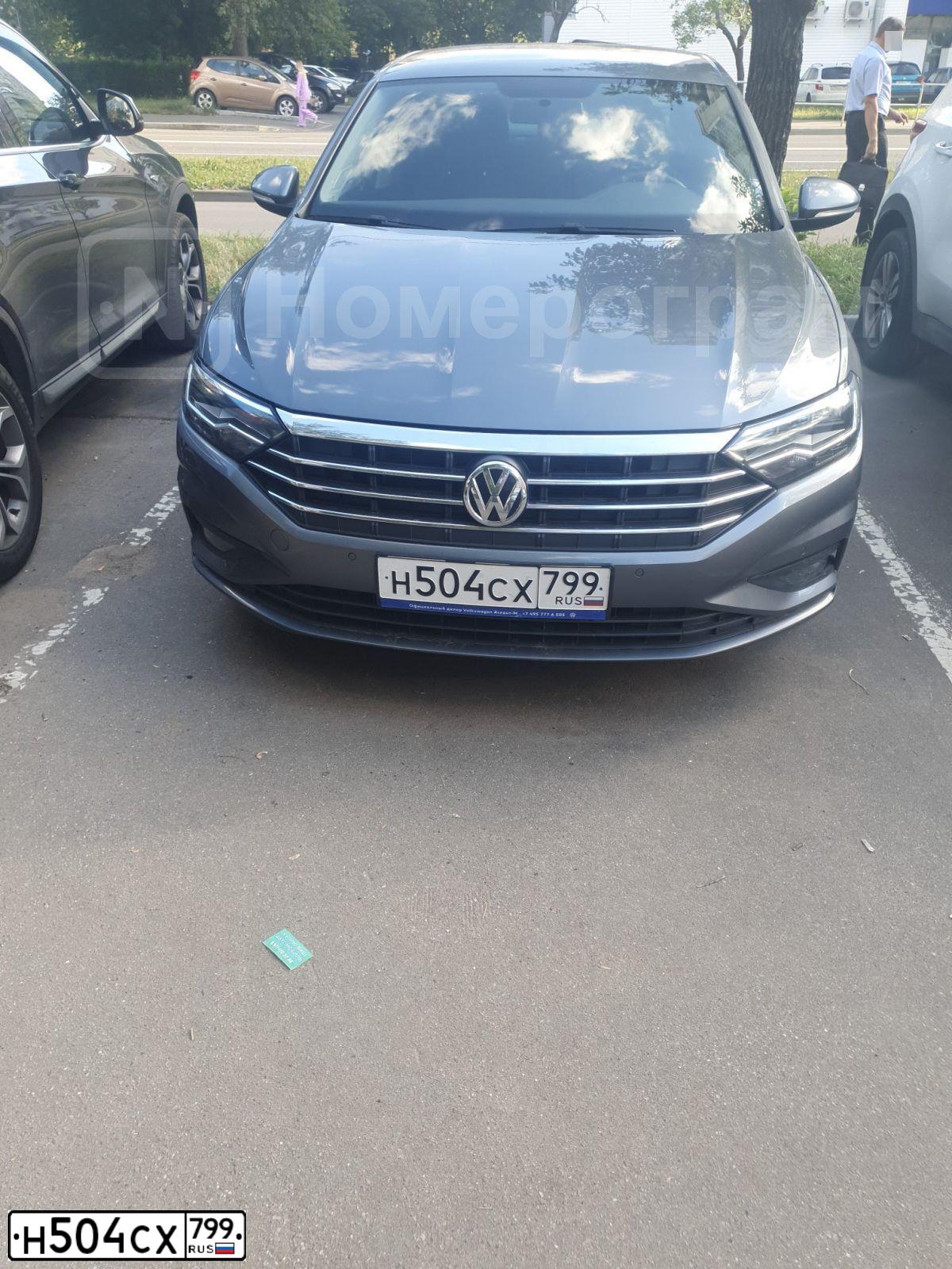 Фото автомобиля VOLKSWAGEN JETTA, 2020 — госномер Н504СХ799. Цвет: СЕРЫЙ