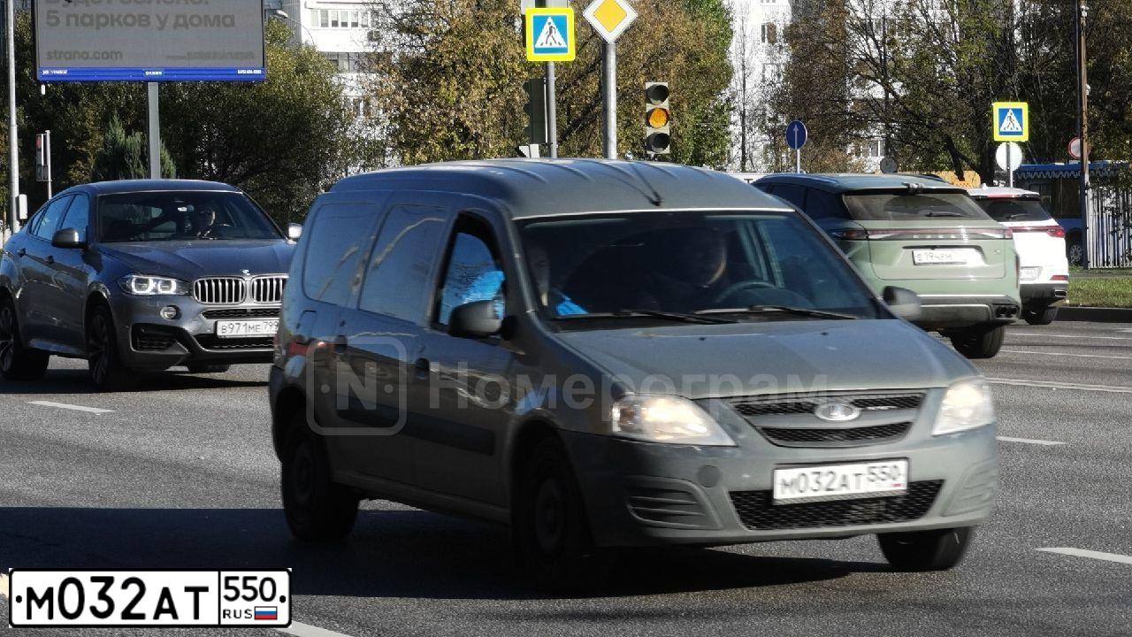 Фото автомобиля LADA LARGUS FURGON, 2013 — госномер М032АТ550. Цвет: Серый