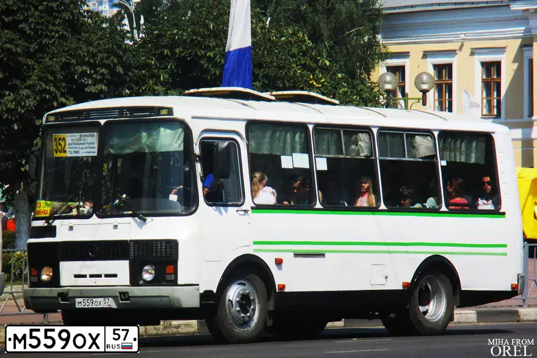 Фото автомобиля PAZ 3205, 2005 — госномер М559ОХ57. Цвет: БЕЛО-ЗЕЛЕНЫЙ