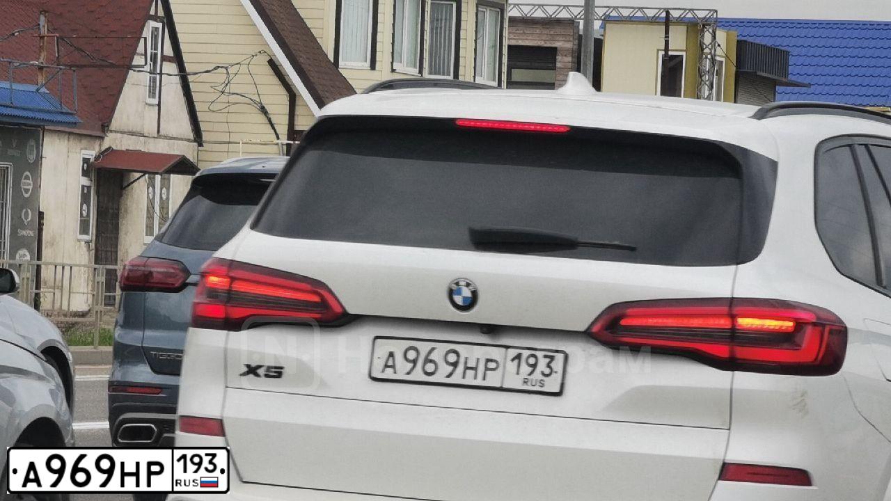 Фото автомобиля BMW X5, 2019 — госномер А969НР193. Цвет: Белый
