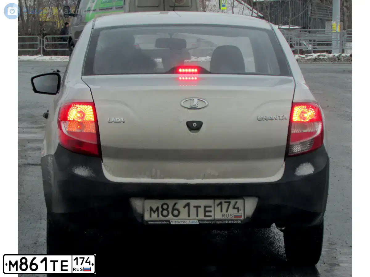 Фото автомобиля LADA 2190 GRANTA, 2015 — госномер М861ТЕ174. Цвет: серебристый