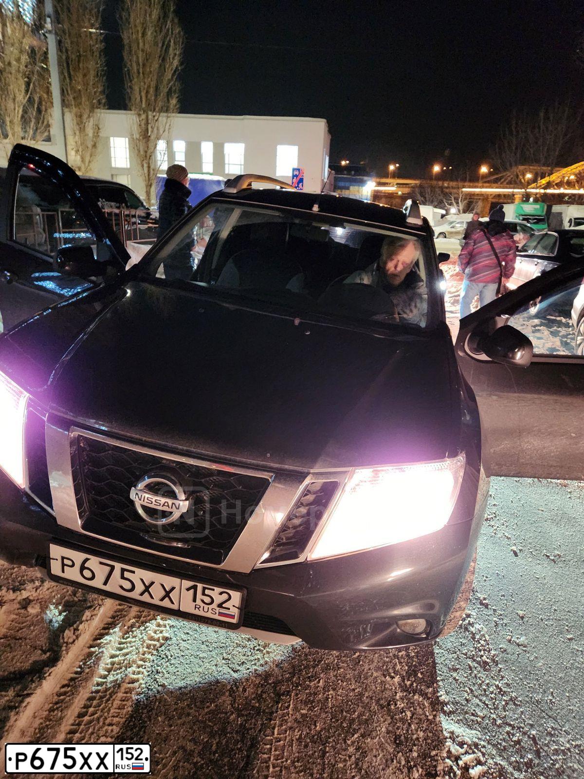 Фото автомобиля NISSAN TERRANO, 2019 — госномер Н702АР150. Цвет: ЧЕРНЫЙ