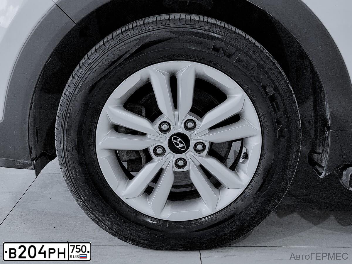 Фото автомобиля HYUNDAI CRETA, 2017 — госномер Е893УО790. Цвет: Белый