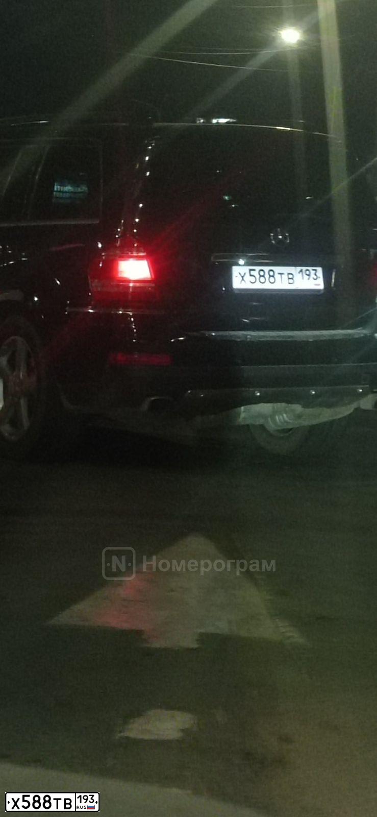 Фото автомобиля MERCEDES-BENZ GL500, 2007 — госномер М427ОН761. Цвет: ЧЕРНЫЙ