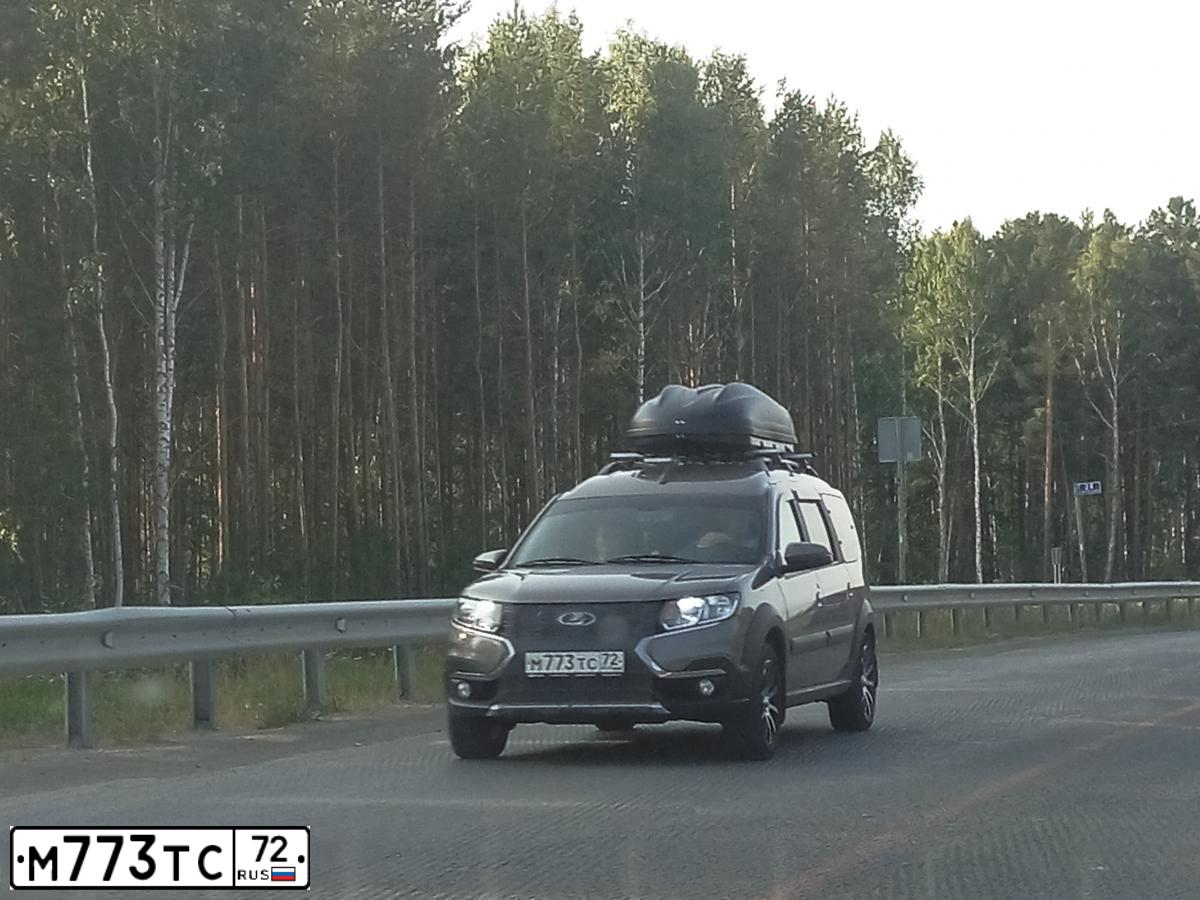 Фото автомобиля LADA LARGUS, 2017 — госномер С113СК72. Цвет: СЕРО-БЕЖЕВЫЙ