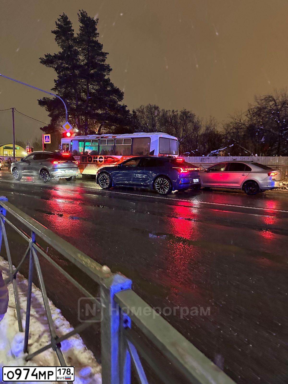 Фото автомобиля BMW X5, 2019 — госномер Т064ТК198