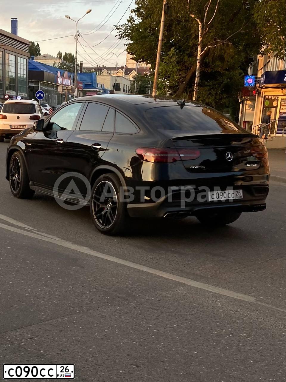 Фото автомобиля MERCEDES GLE-KLASSE, 2018 — госномер С090СС26. Цвет: Черный