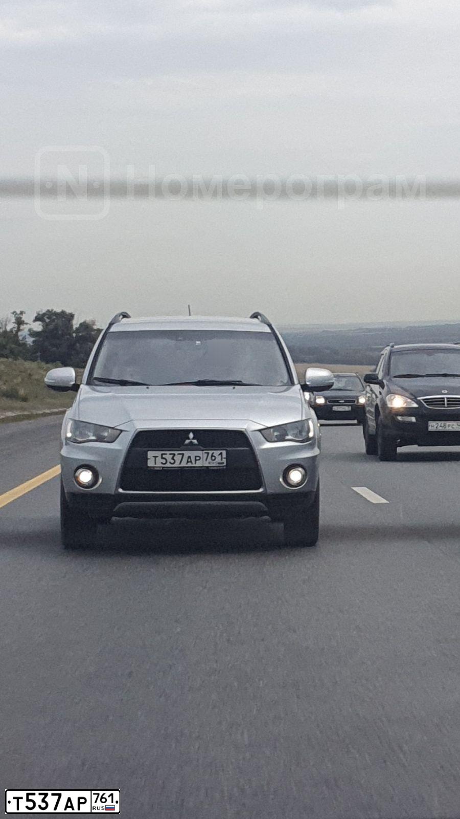 Фото автомобиля MITSUBISHI OUTLANDER, 2012 — госномер В046РЕ116. Цвет: СЕРЕБРИСТЫЙ