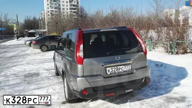 Фото автомобиля NISSAN X-TRAIL, 2012 — госномер Н858УУ178. Цвет: Серый