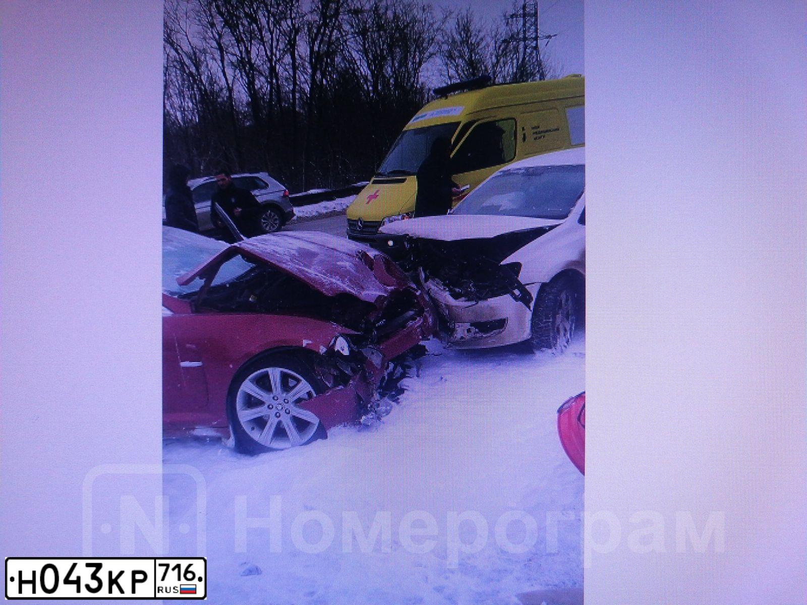Фото автомобиля VOLKSWAGEN POLO, 2011 — госномер Н043КР716. Цвет: Белый