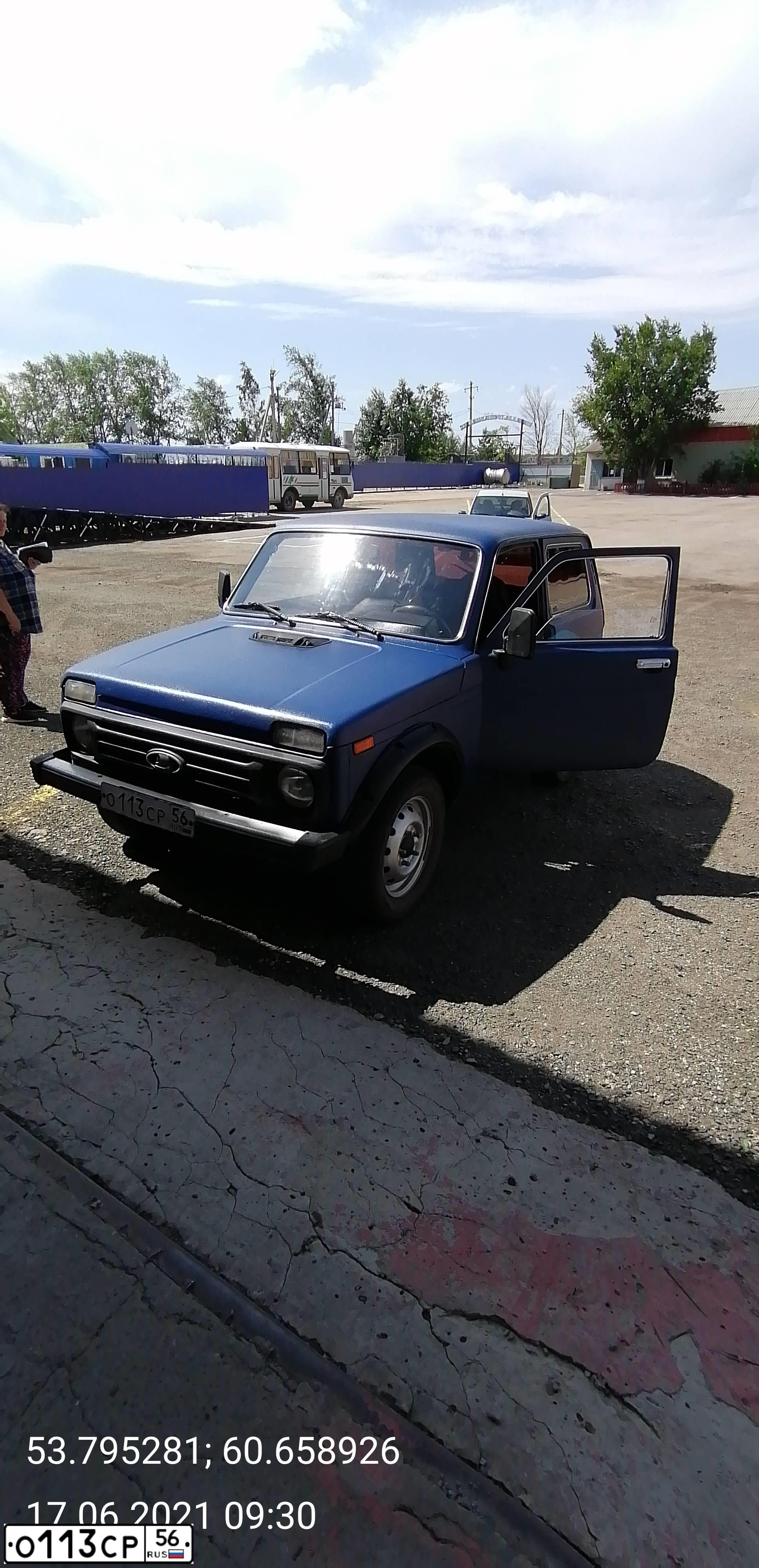 Фото автомобиля LADA 2121 NIVA, 2002 — госномер К254ВЕ774. Цвет: сине-зеленый