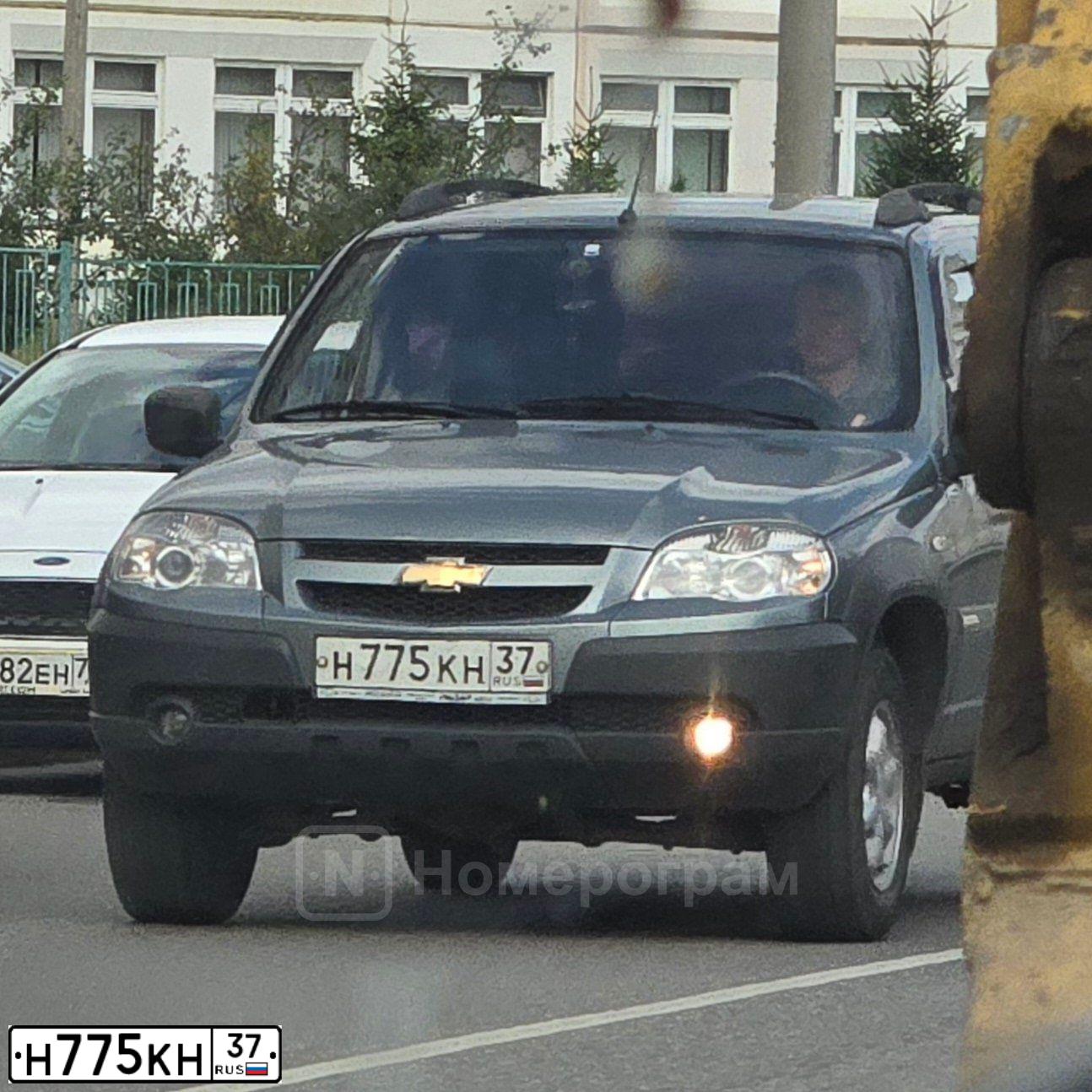 Фото автомобиля CHEVROLET NIVA, 2012 — госномер Н775КН37. Цвет: ТЕМНО-СЕРЫЙ
