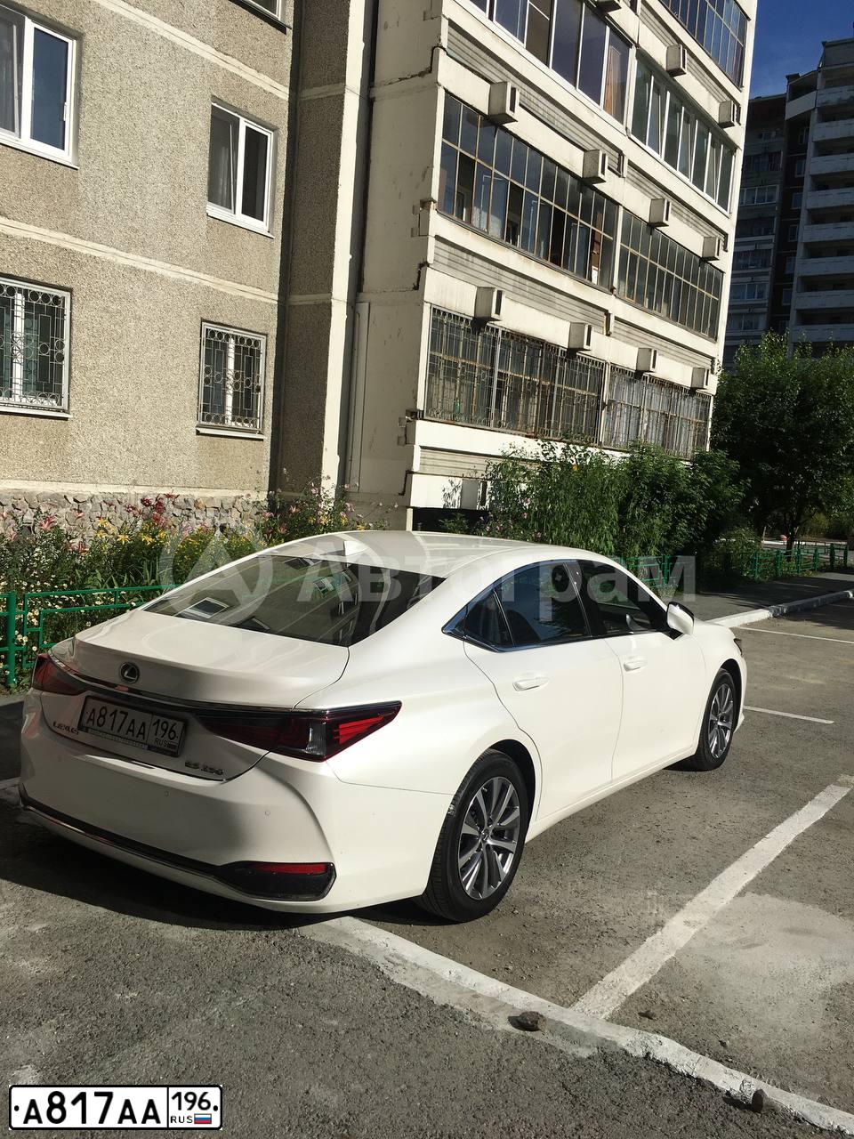 Фото автомобиля ТОЙОТА CAMRY, 2017 — госномер Н893ВА196. Цвет: Белый