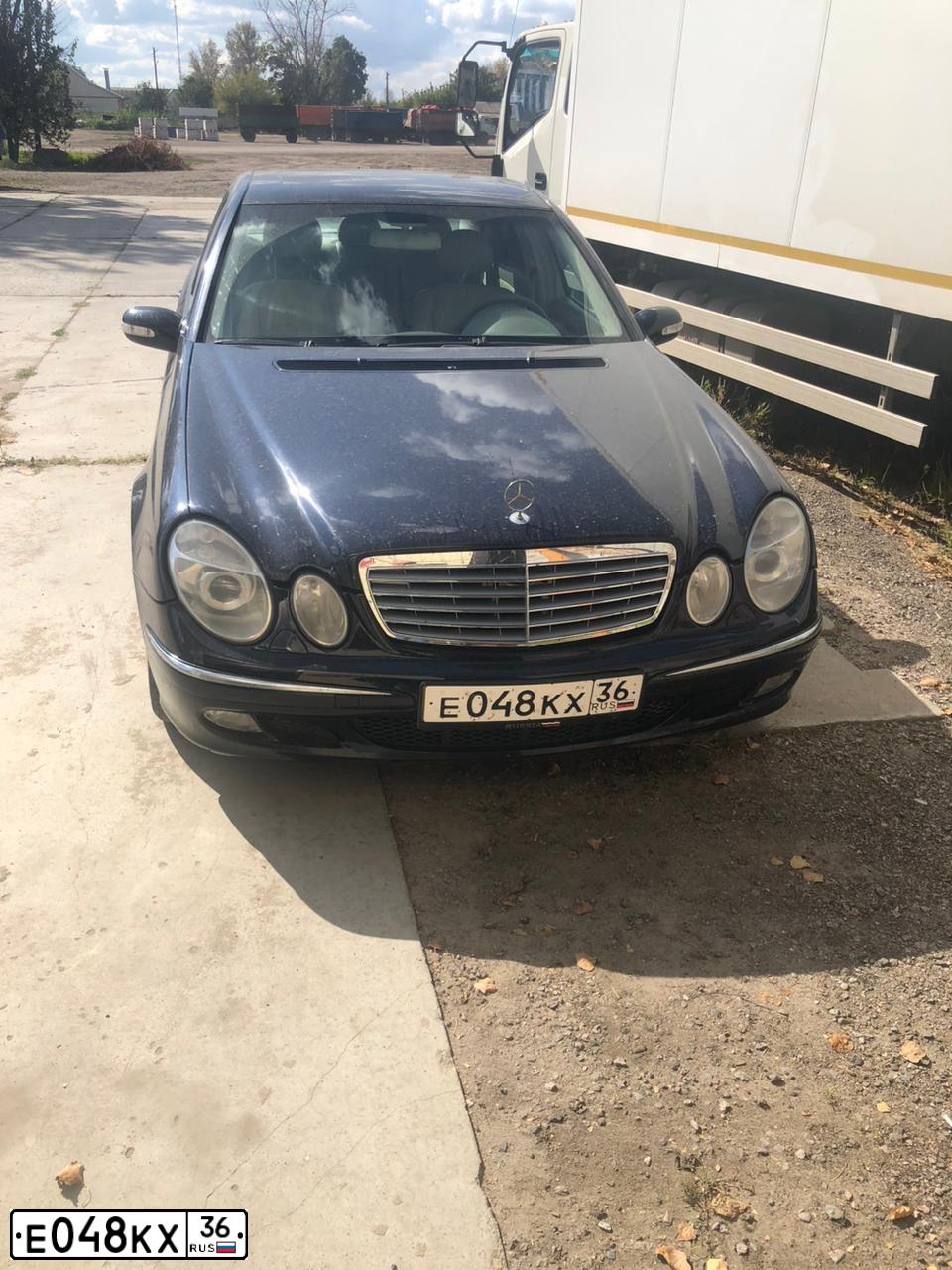 Фото автомобиля MERCEDES E-KLASSE, 2006 — госномер А795АС136. Цвет: ЧЕРНЫЙ