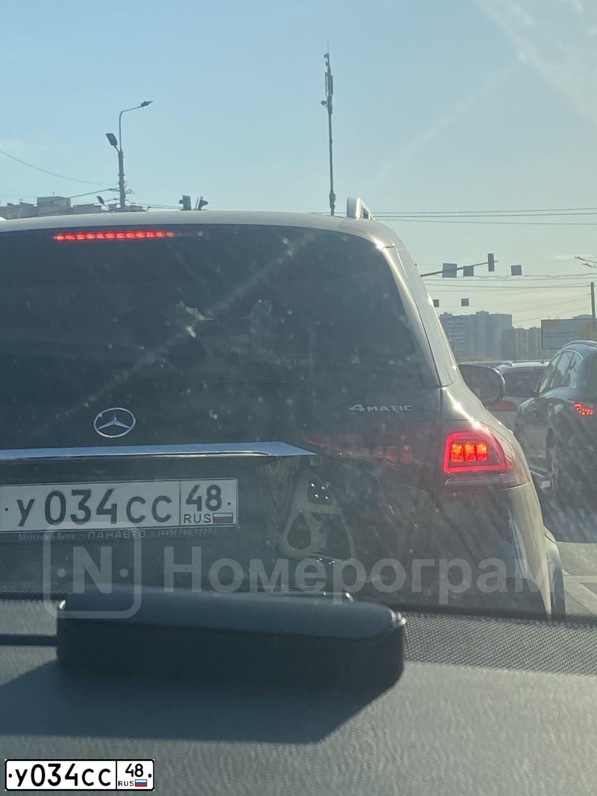 Фото автомобиля MERCEDES - BENZ GLE-CLASS, 2021 — госномер У034СС48. Цвет: ЧЕРНЫЙ