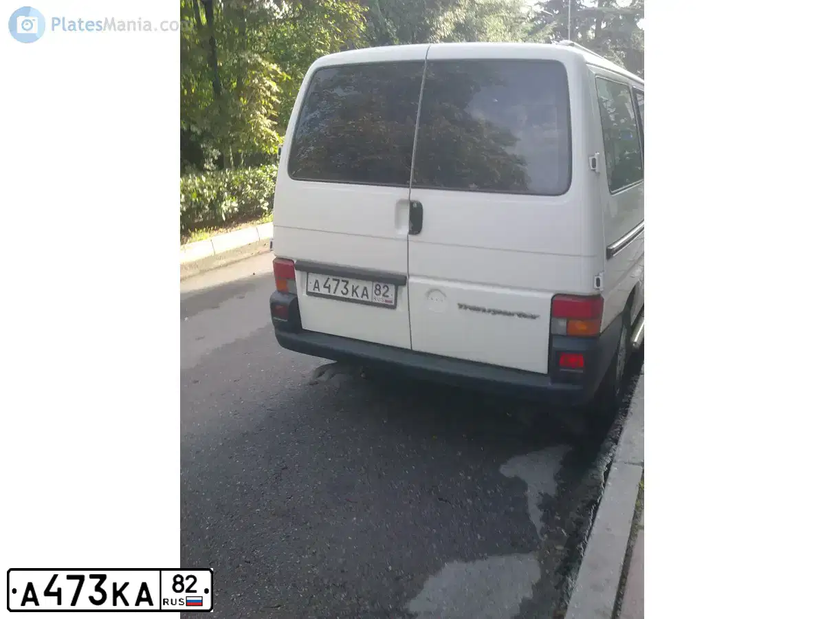 Фото автомобиля VOLKSWAGEN TRANSPORTER T4, 2001 — госномер Р800ВС82. Цвет: Белый