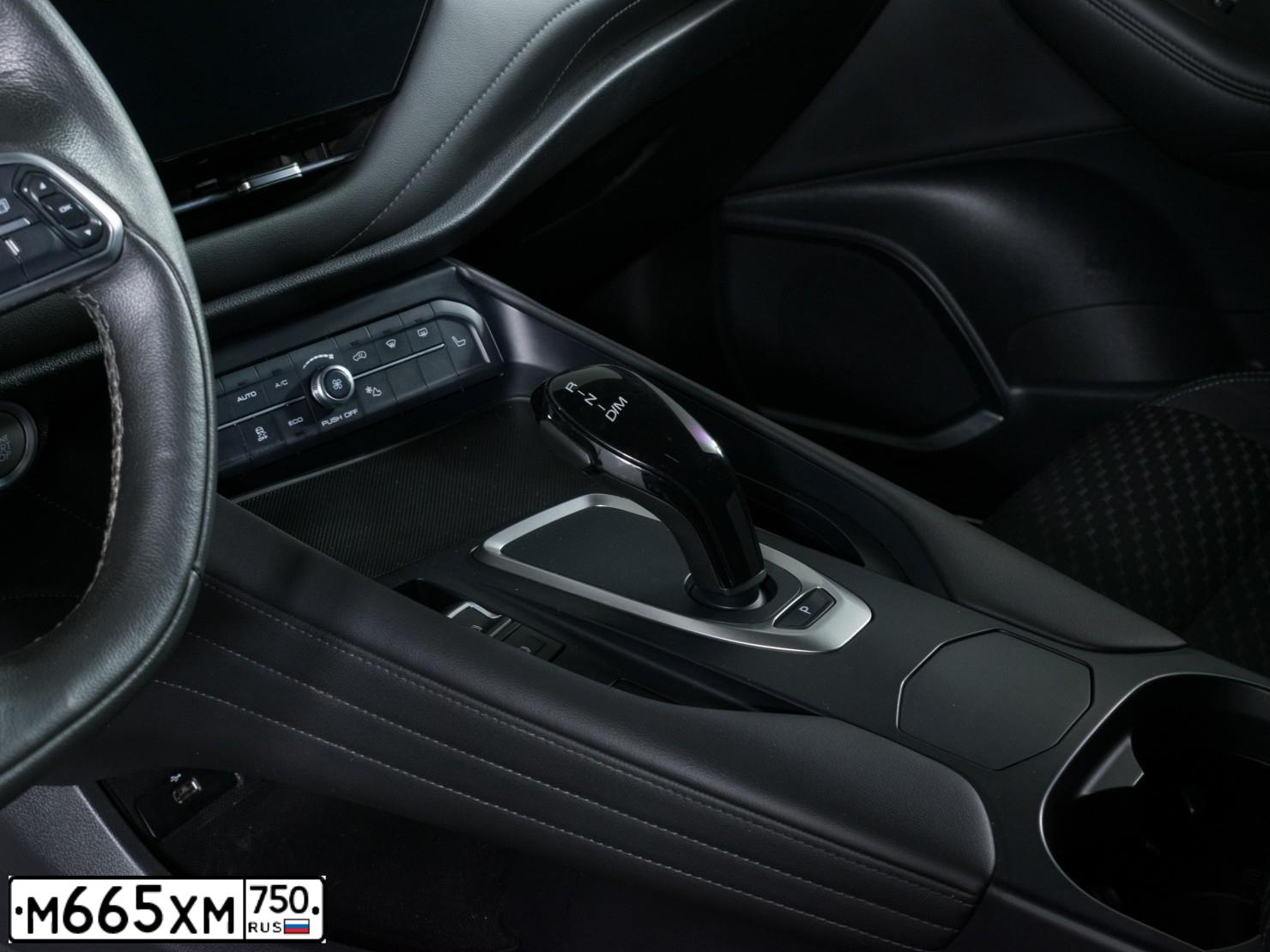 Фото автомобиля AUDI Q7, 2014 — госномер С777ЕТ78. Цвет: СЕРЫЙ
