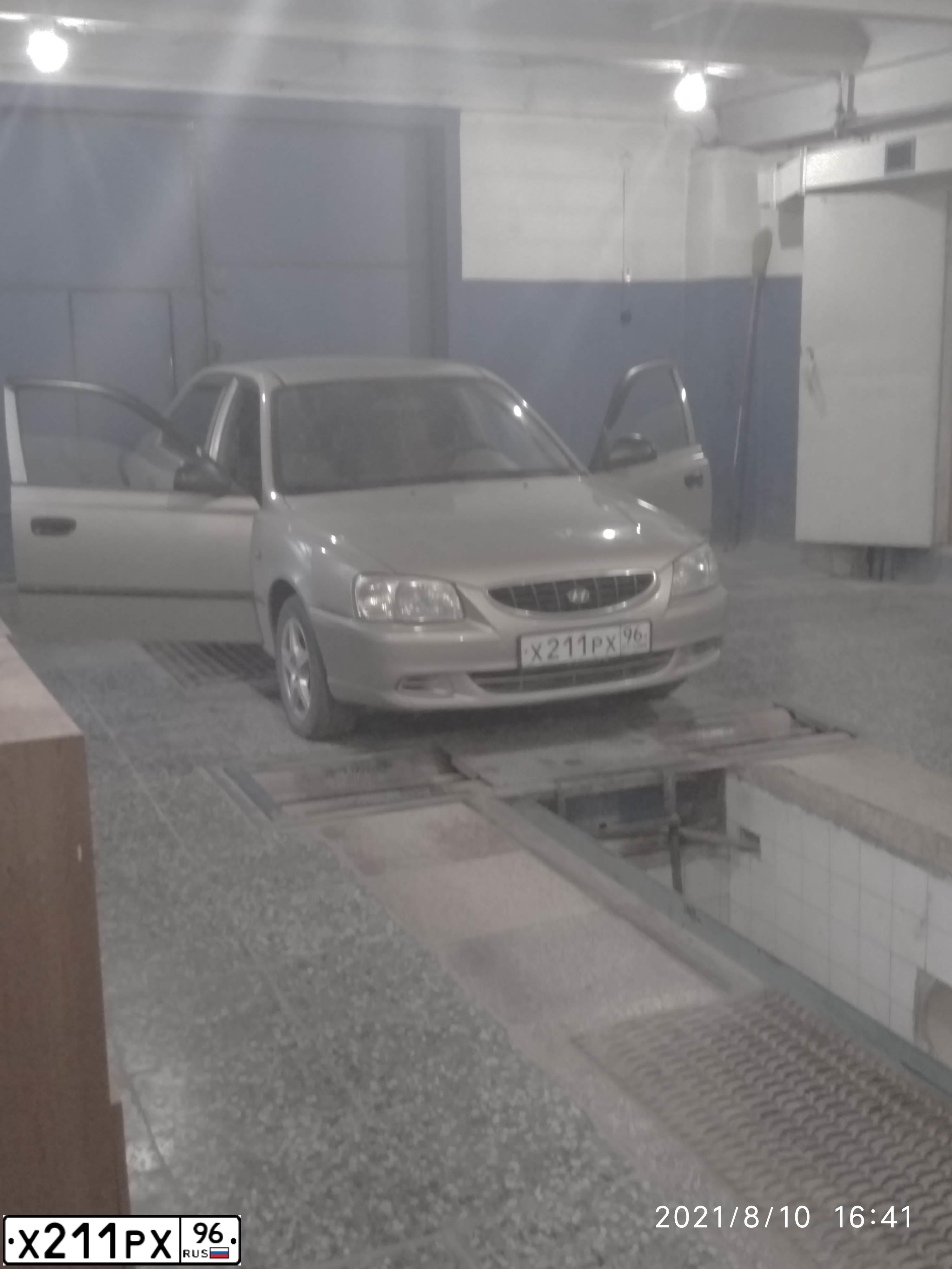 Фото автомобиля TAGAZ ACCENT, 2005 — госномер Х211РХ96. Цвет: БЕЖЕВЫЙ