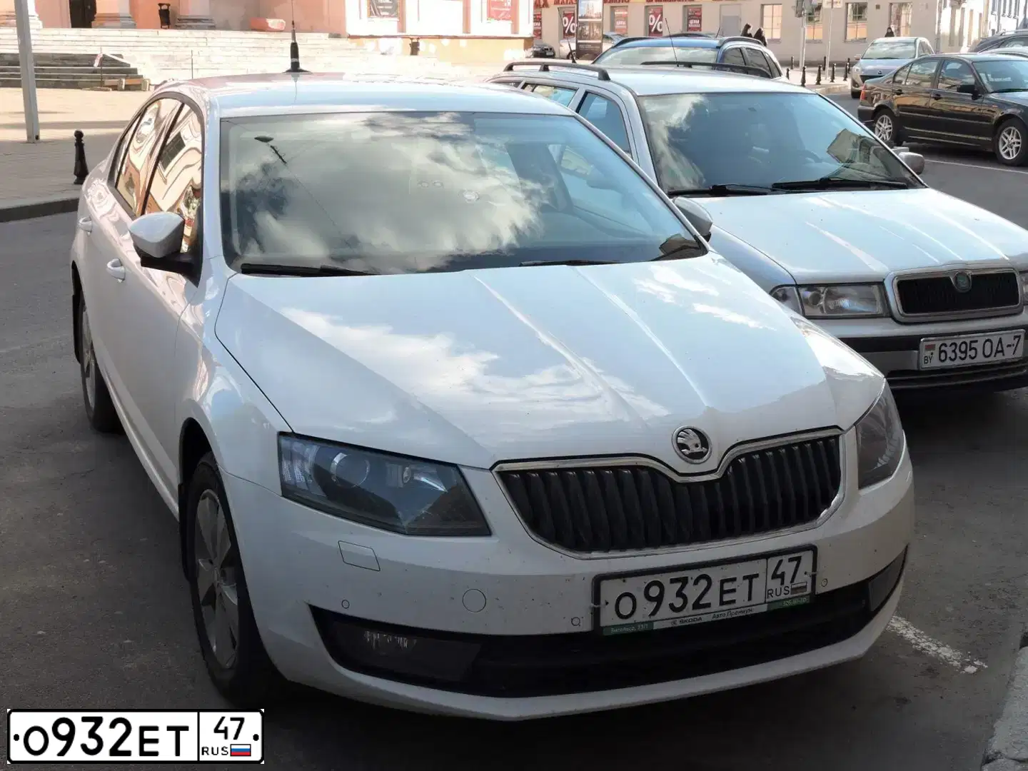 Фото автомобиля SKODA OCTAVIA, 2014 — госномер К785КВ136. Цвет: Белый