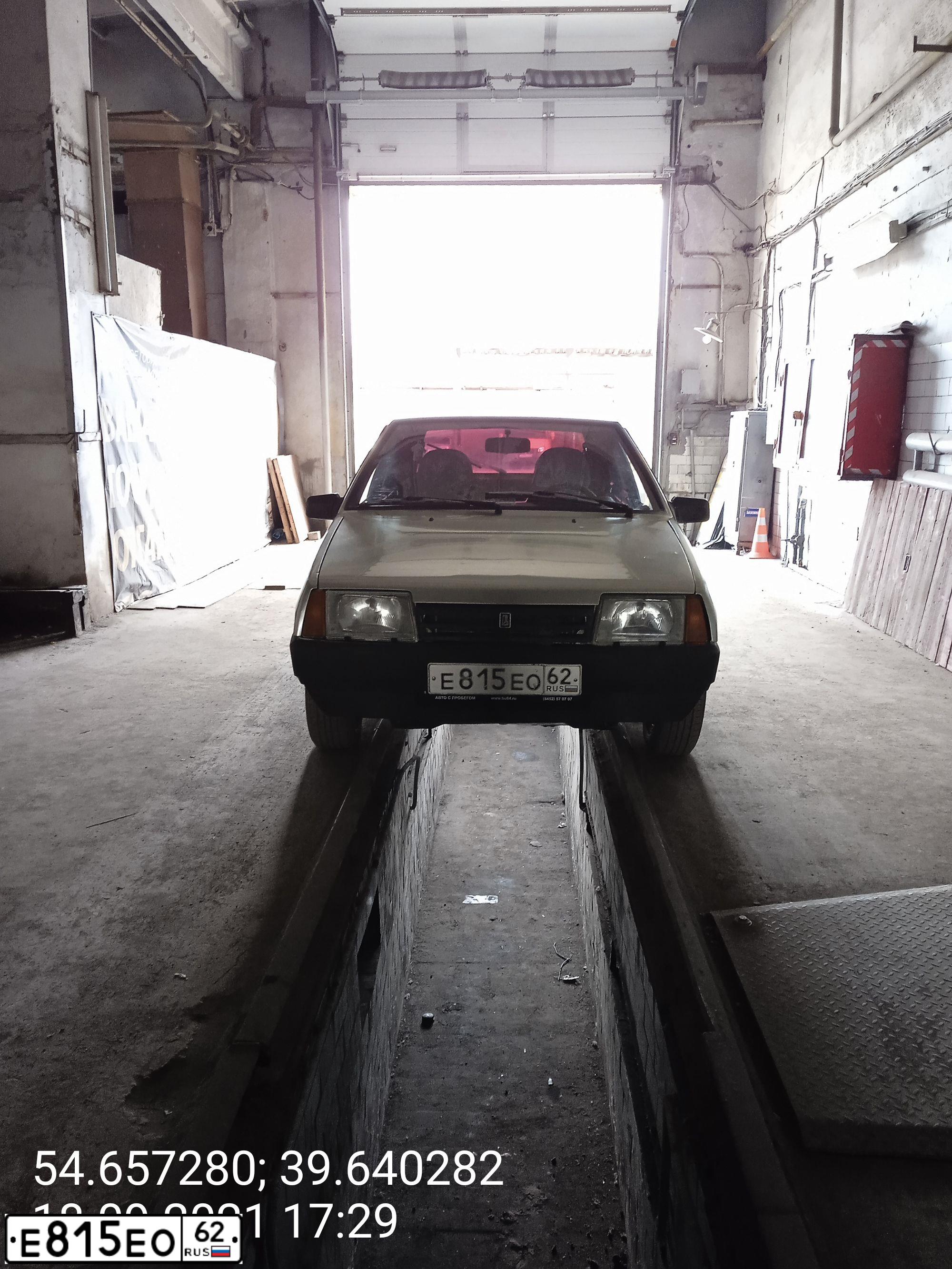Фото автомобиля LADA 2109 SAMARA, 2003 — госномер Е815ЕО62. Цвет: СВЕТЛО ЗЕЛЕНЫЙ