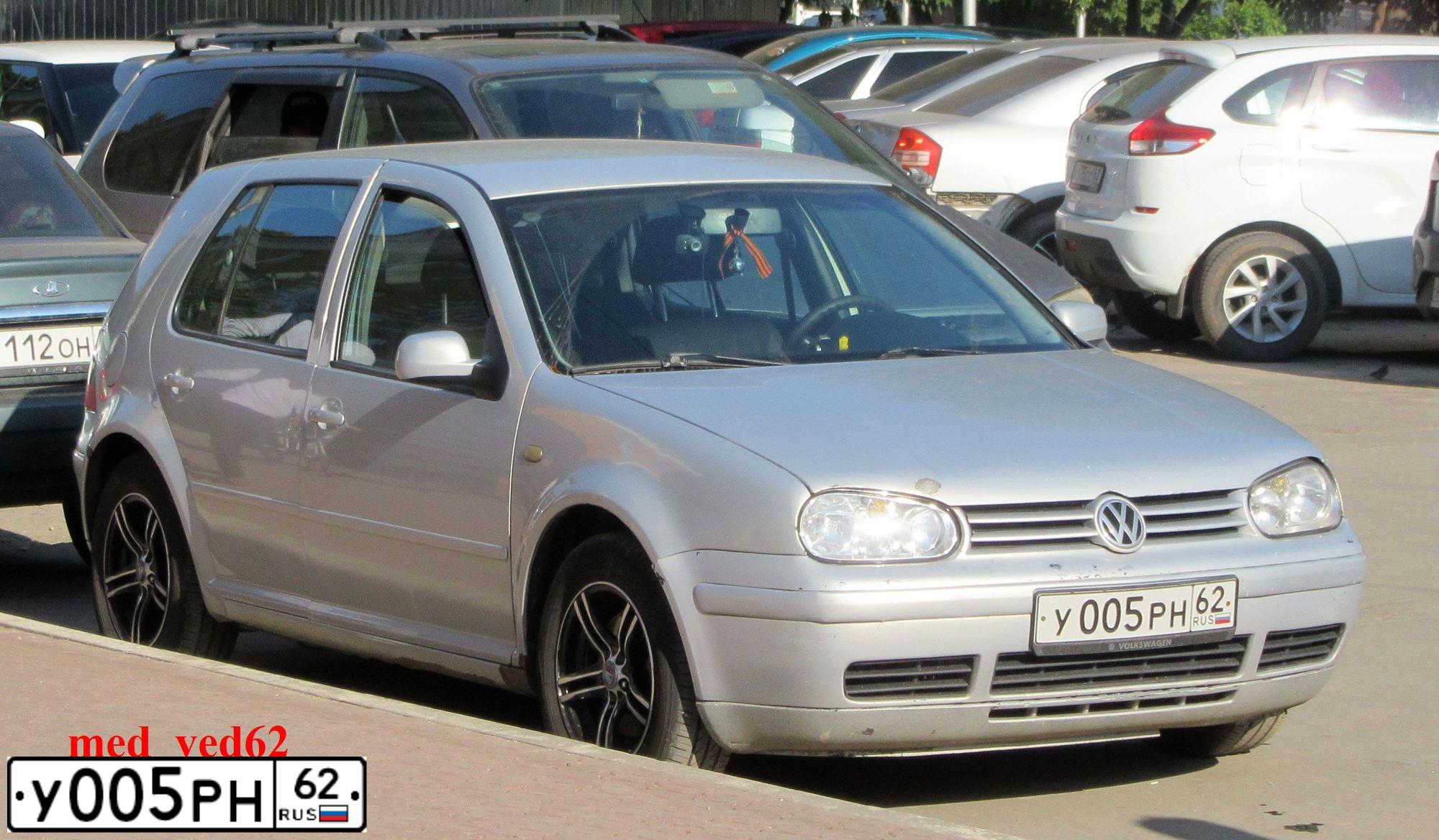 Фото автомобиля VOLKSWAGEN GOLF, 1998 — госномер У005РН62. Цвет: СЕРЕБРИСТЫЙ