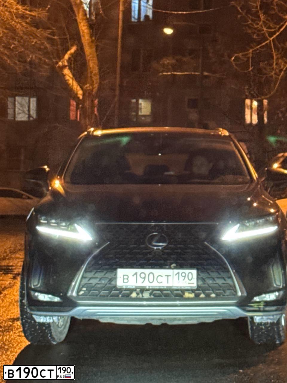 Фото автомобиля KIA SORENTO, 2017 — госномер Р868ХР790. Цвет: Белый