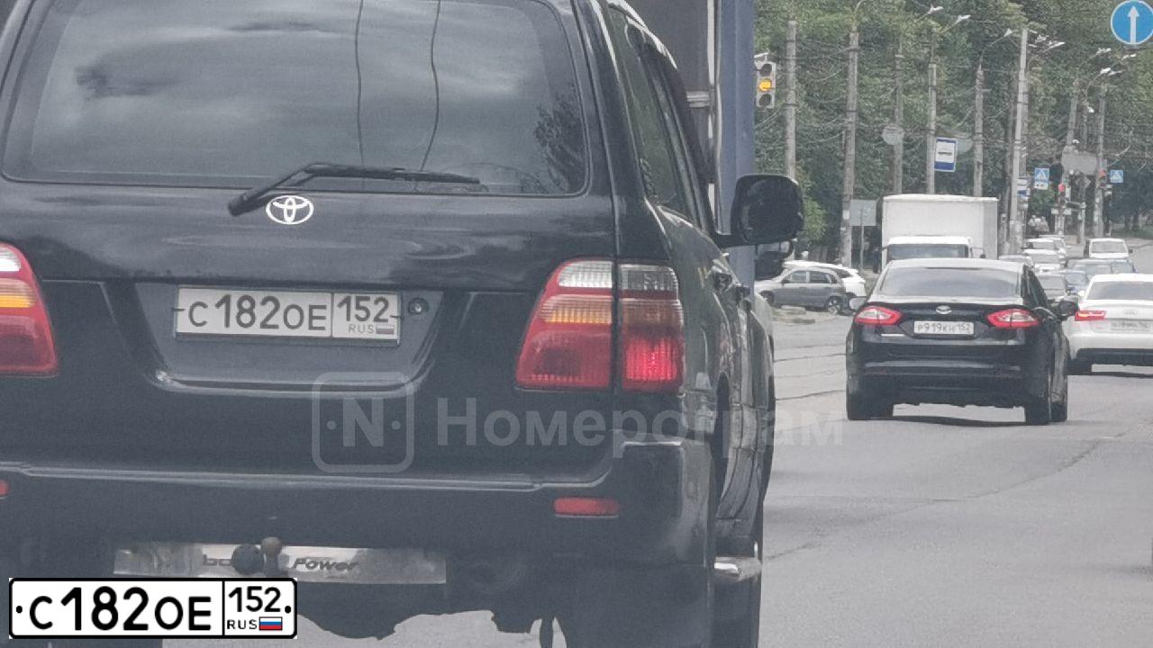 Фото автомобиля TOYOTA LANDCRUISER, 2004 — госномер К100ВО52. Цвет: ЧЕРНЫЙ