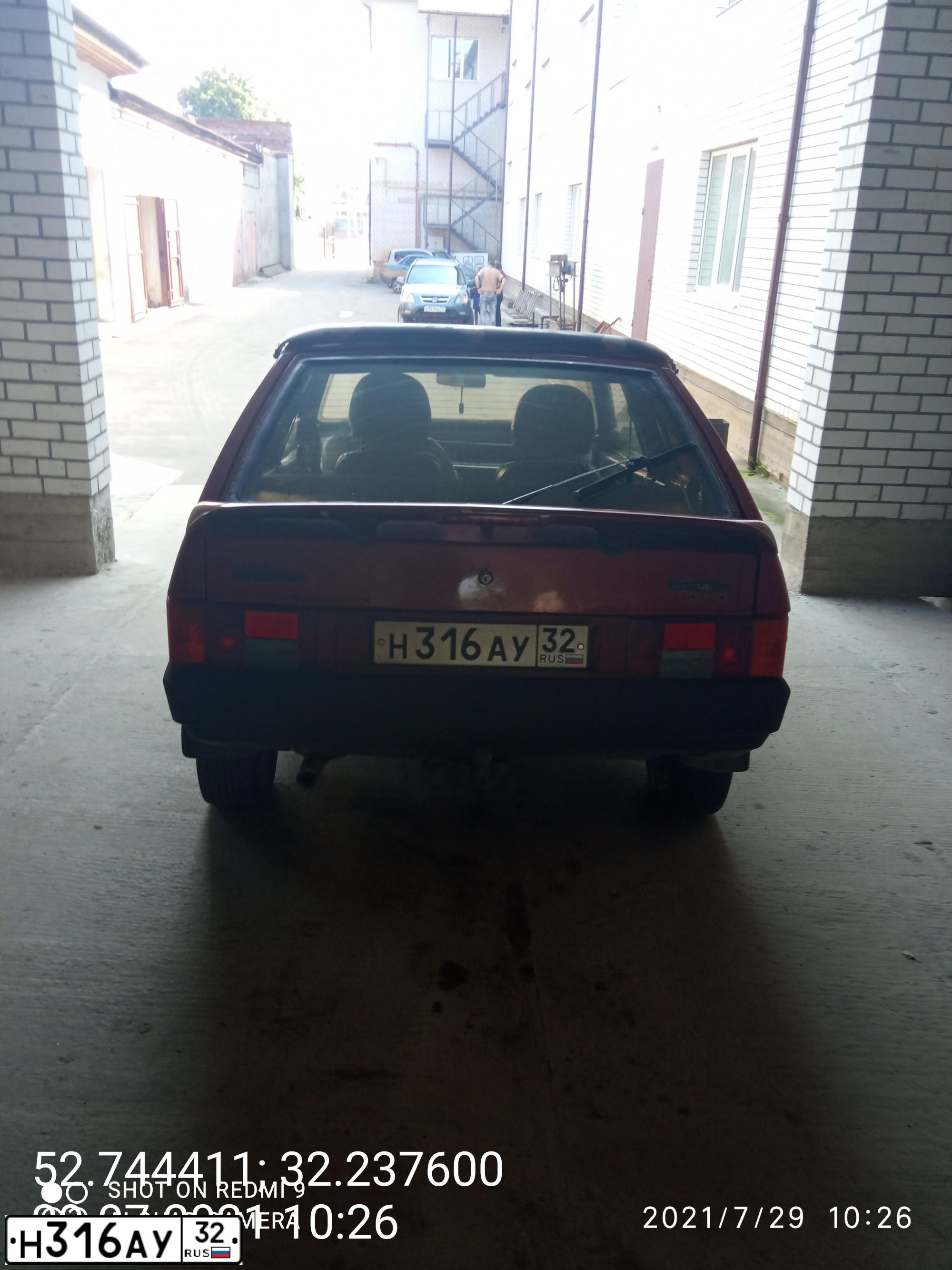 Фото автомобиля LADA 2108 SAMARA, 1992 — госномер Н316АУ32. Цвет: ВИШНЕВЫЙ