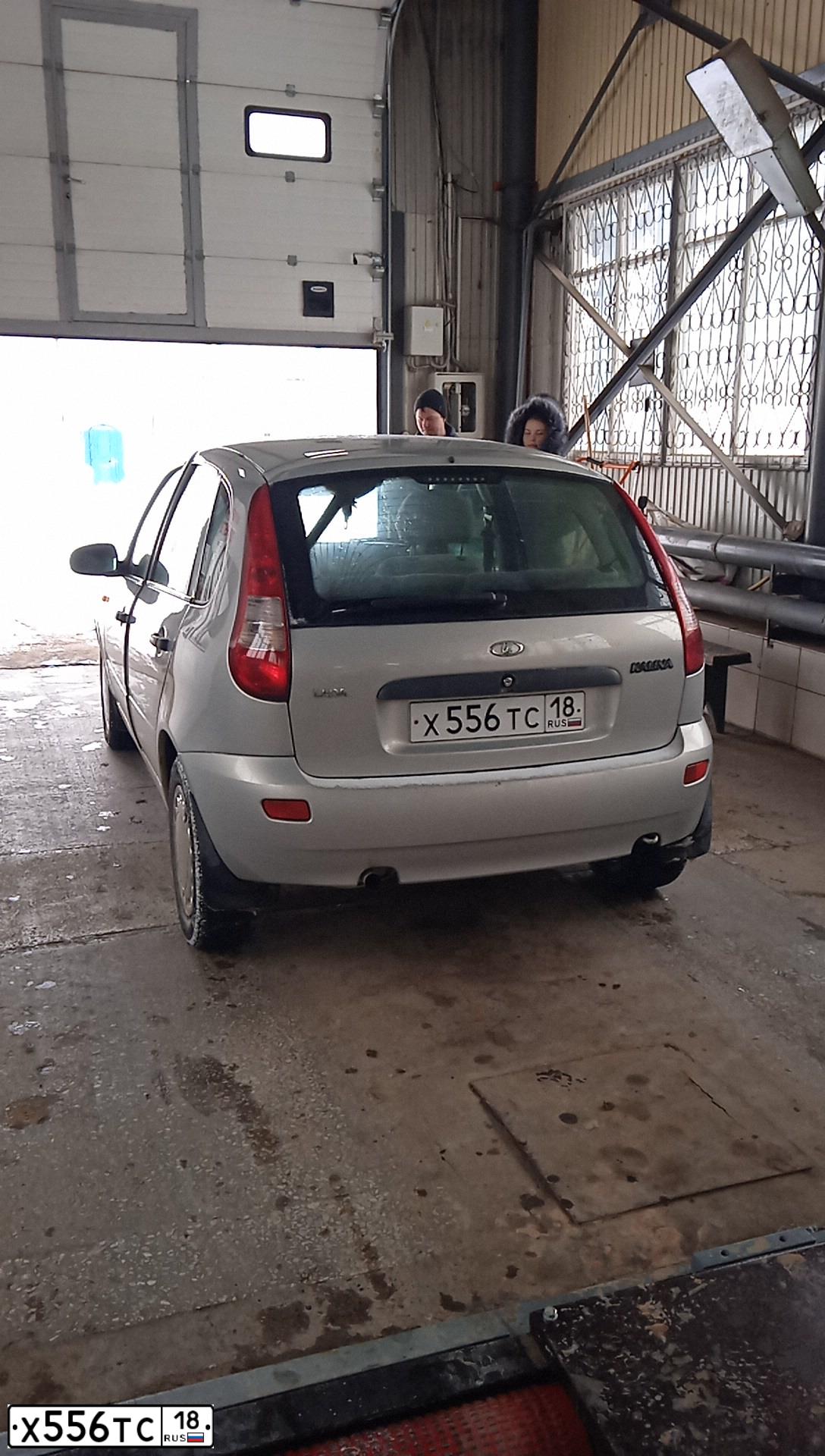Фото автомобиля LADA 1119 KALINA, 2007 — госномер К135НТ18. Цвет: СЕРЕБРИСТЫЙ