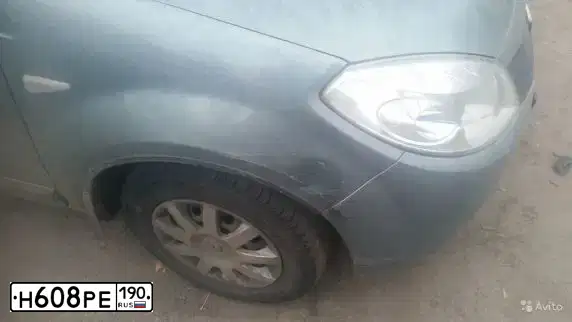Фото автомобиля RENAULT SANDERO, 2011 — госномер Н608РЕ190. Цвет: СИНИЙ