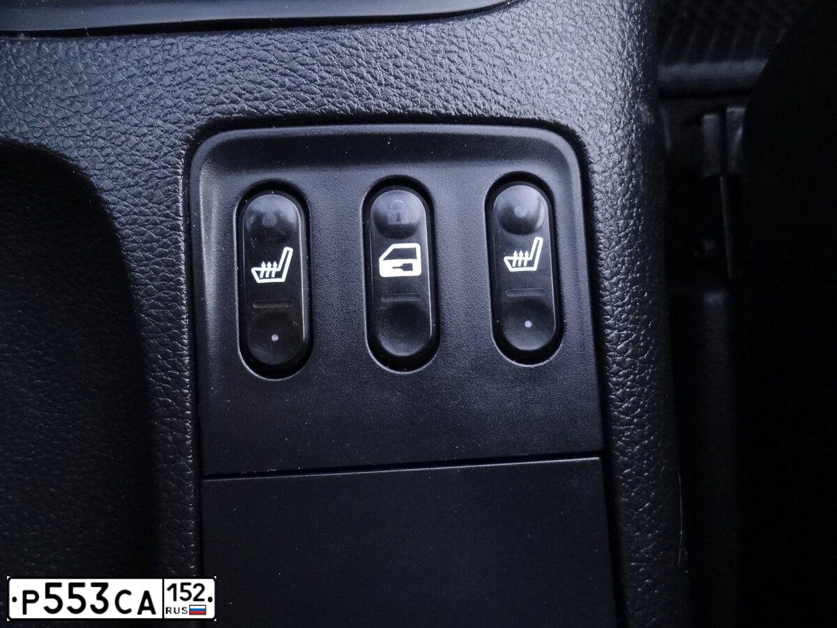 Фото автомобиля NISSAN PRIMERA, 2005 — госномер Р553СА152. Цвет: ТЕМНО-БЕЖЕВЫЙ