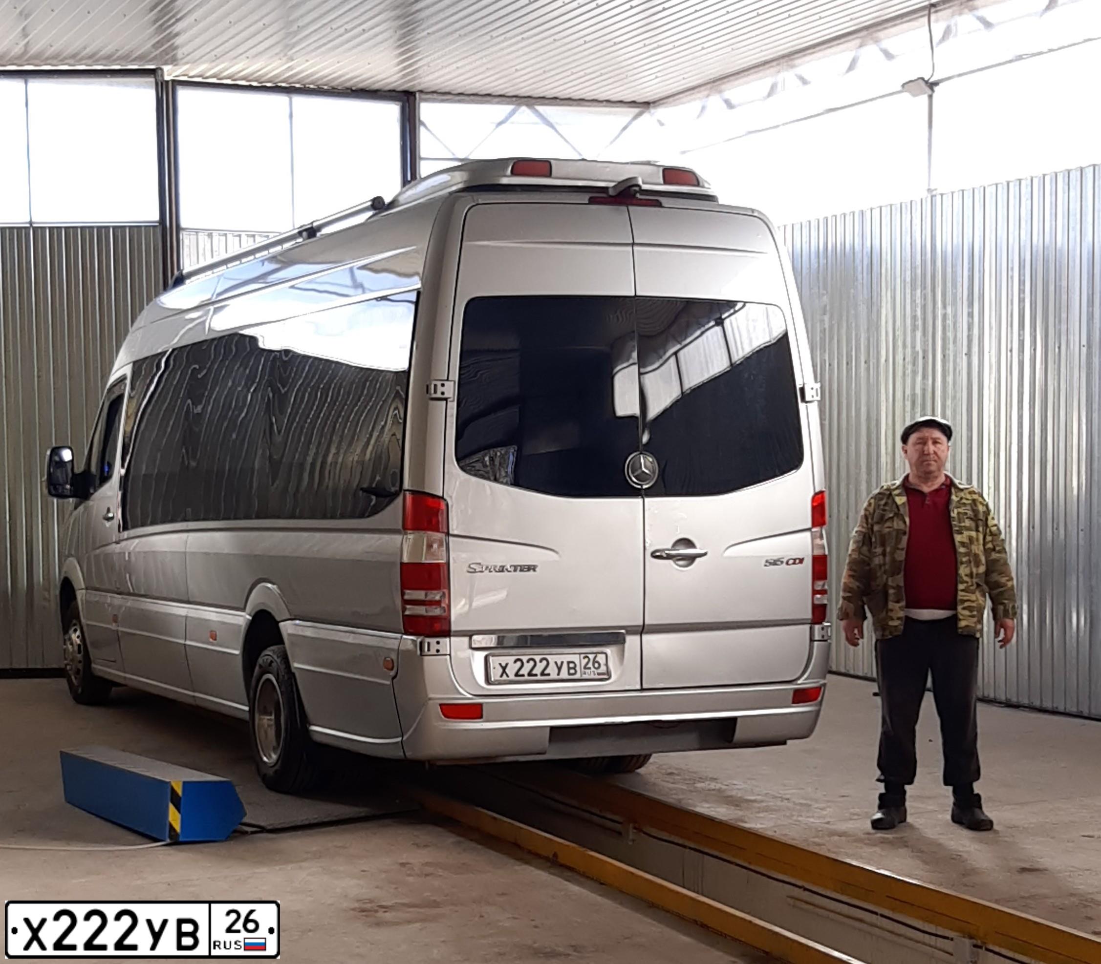 Фото автомобиля MERCEDES SPRINTER, 2008 — госномер Х222УВ26. Цвет: СЕРЕБРИСТЫЙ