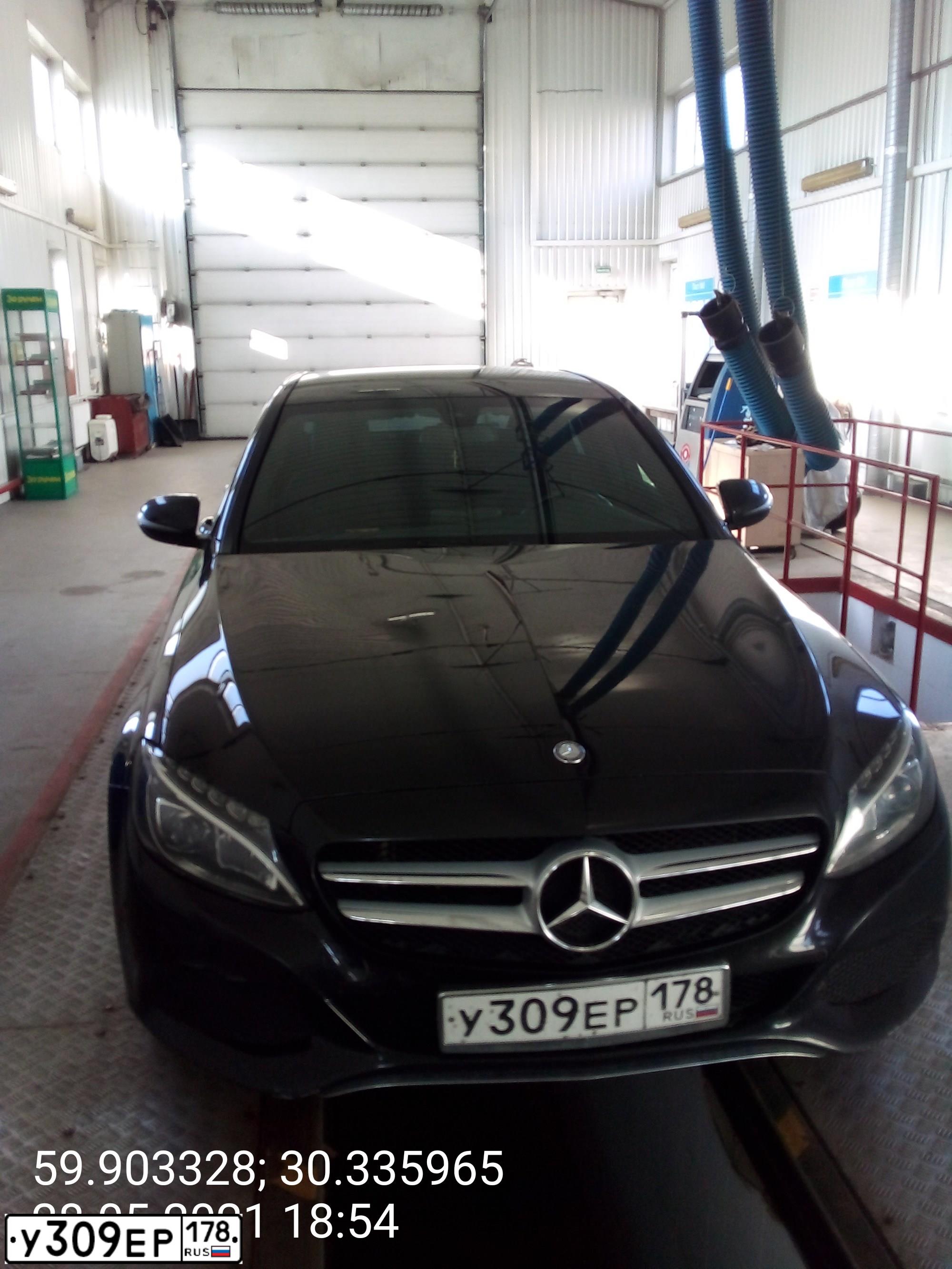 Фото автомобиля MERCEDES C-KLASSE, 2015 — госномер У309ЕР178. Цвет: ЧЕРНЫЙ