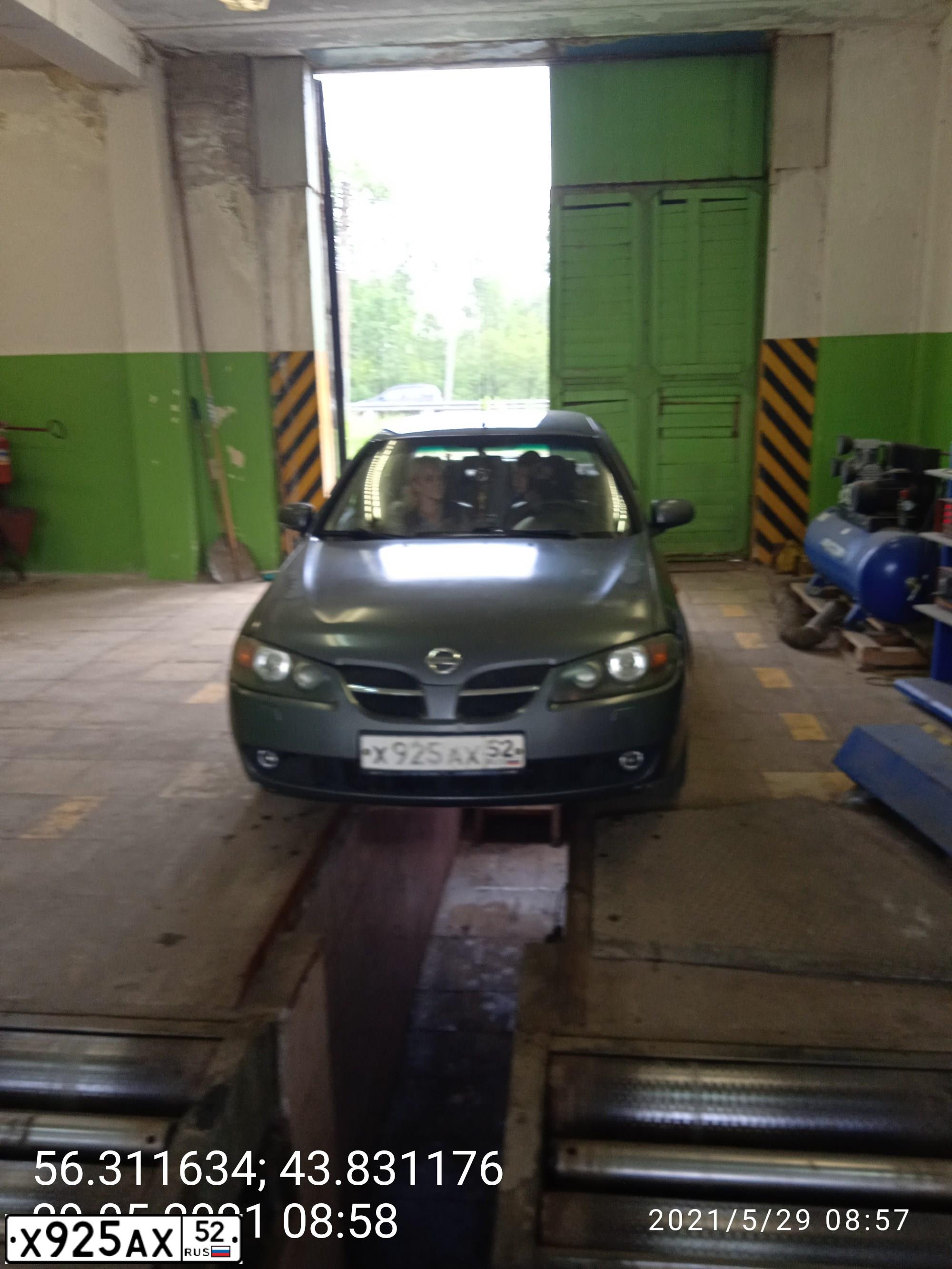 Фото автомобиля NISSAN ALMERA, 2004 — госномер Х925АХ52. Цвет: СЕРЫЙ