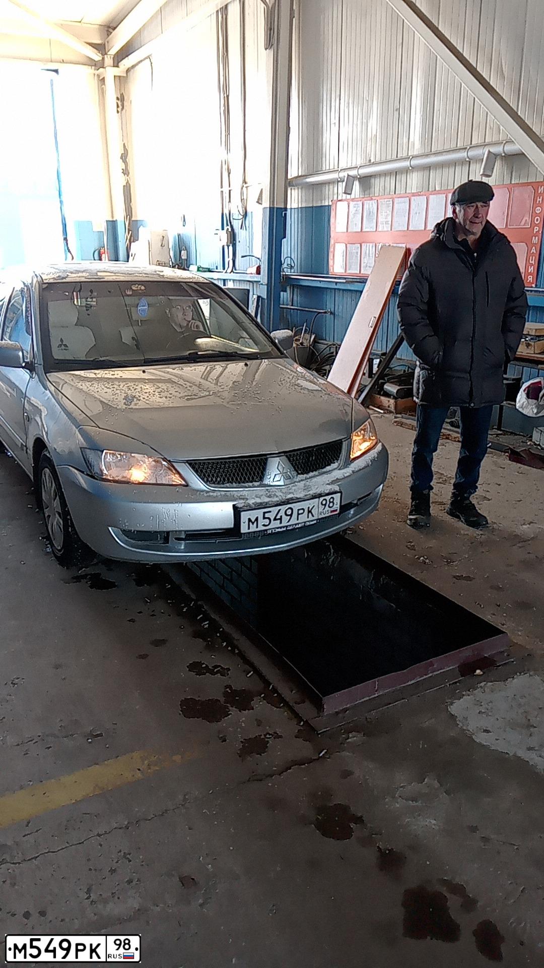 Фото автомобиля MITSUBISHI LANCER, 2006 — госномер М549РК98. Цвет: СЕРЕБРИСТЫЙ