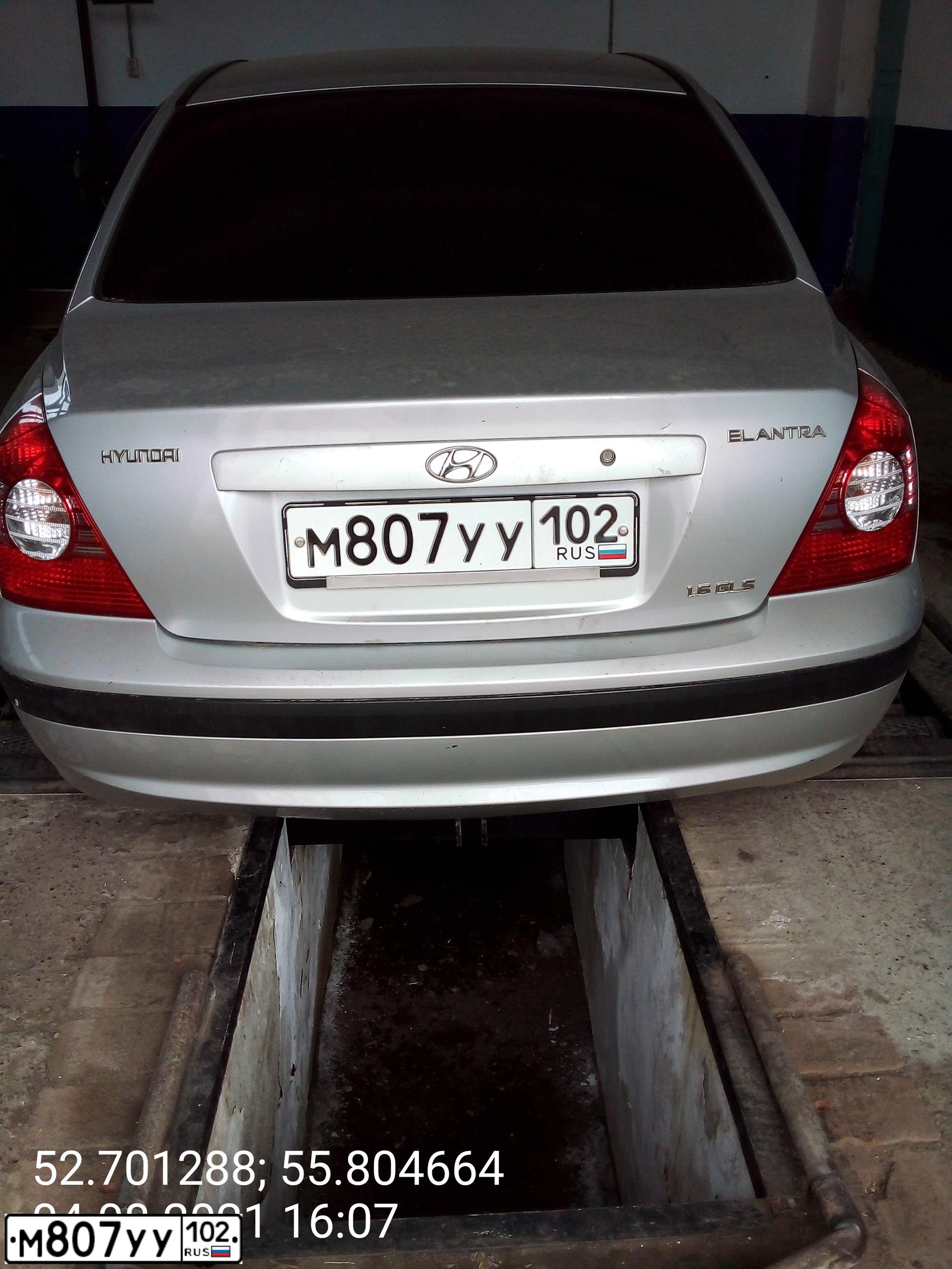 Фото автомобиля HYUNDAI ELANTRA, 2005 — госномер М807УУ102. Цвет: СЕРЕБРИСТЫЙ