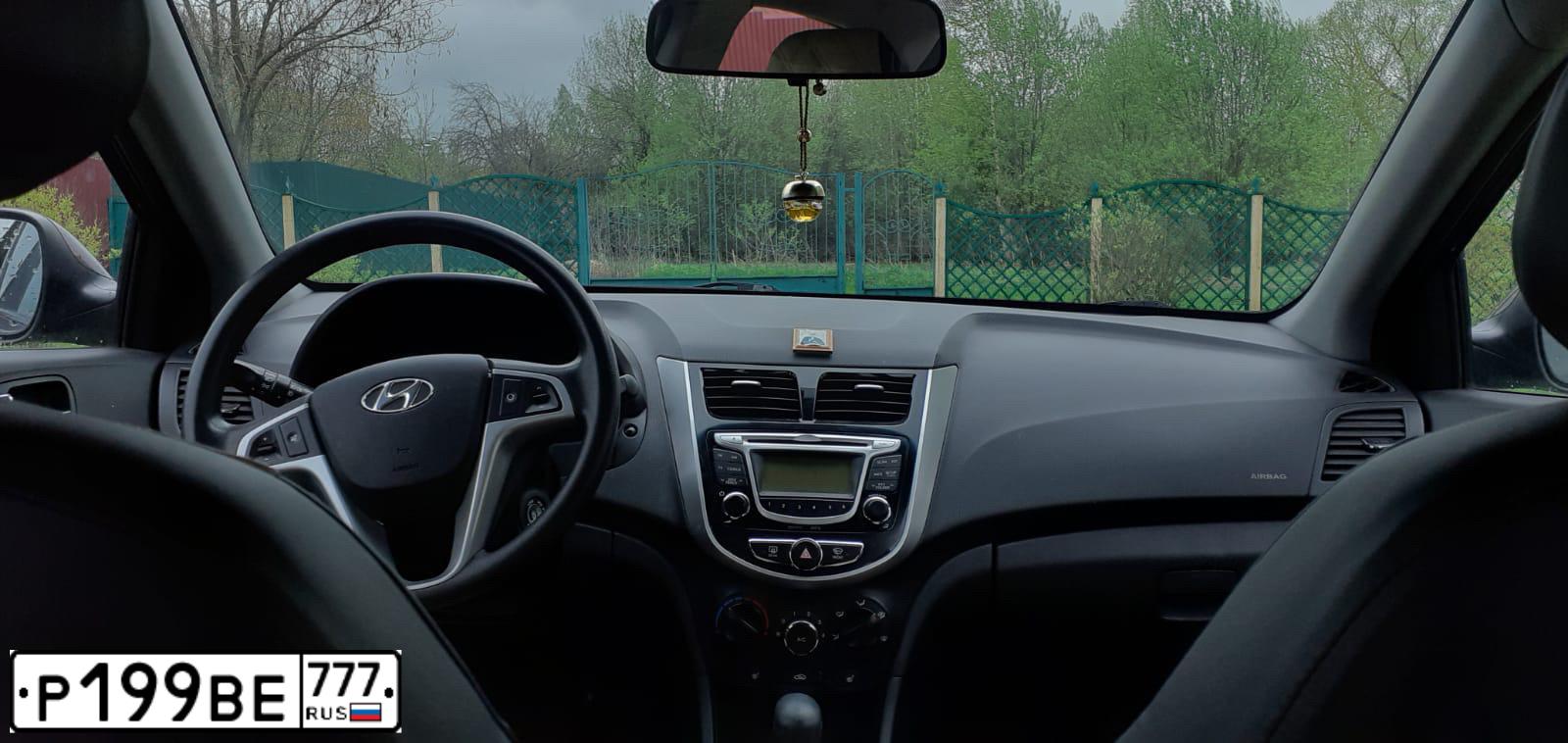 Фото автомобиля HYUNDAI SOLARIS, 2013 — госномер Р560ТА790. Цвет: ФИОЛЕТОВЫЙ